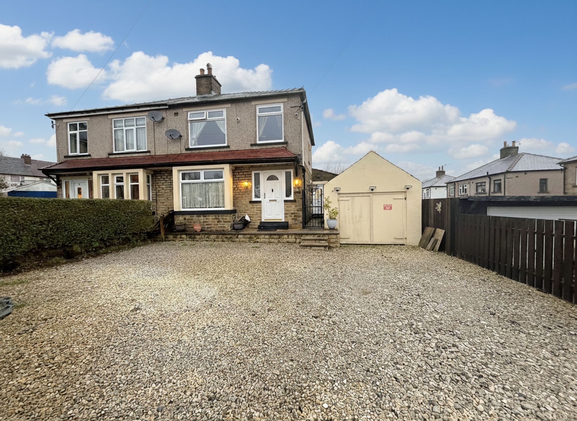 3 bed semi-detached house for sale in Sandown Road, Halifax - Property Image 1