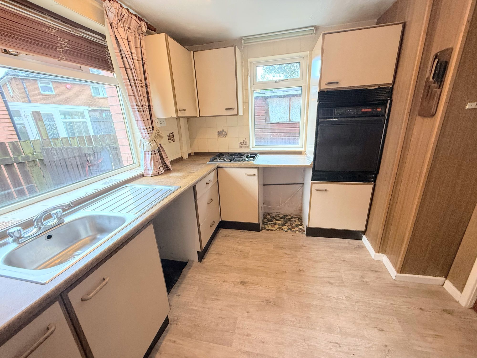 3 bed semi-detached house for sale in Woodbrook Avenue, Halifax 11