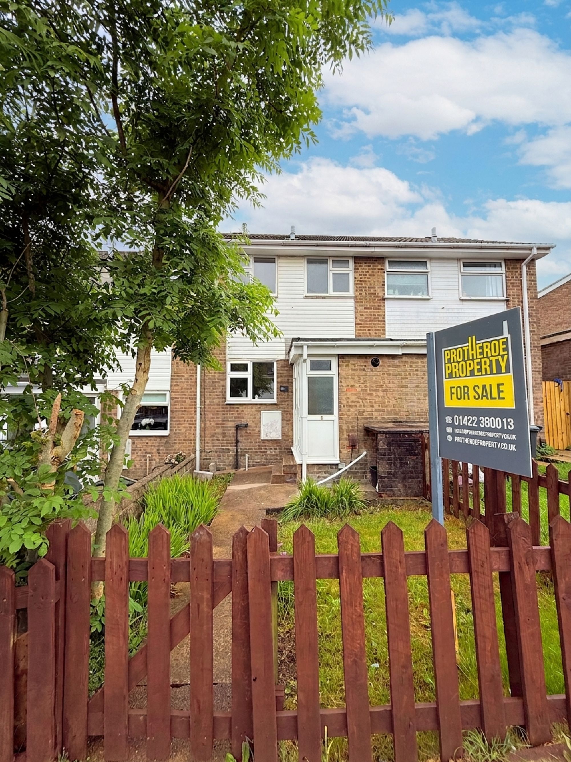 2 bed terraced house for sale in Heathmoor Close, Halifax, HX2