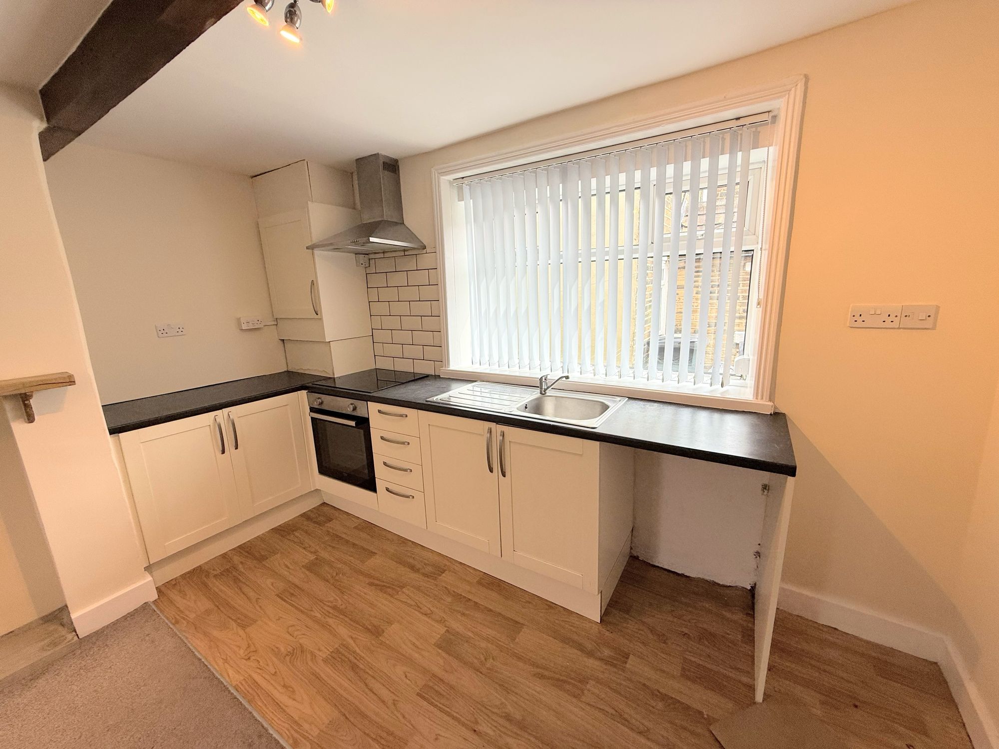 2 bed terraced house to rent in Withinfields, Halifax 1