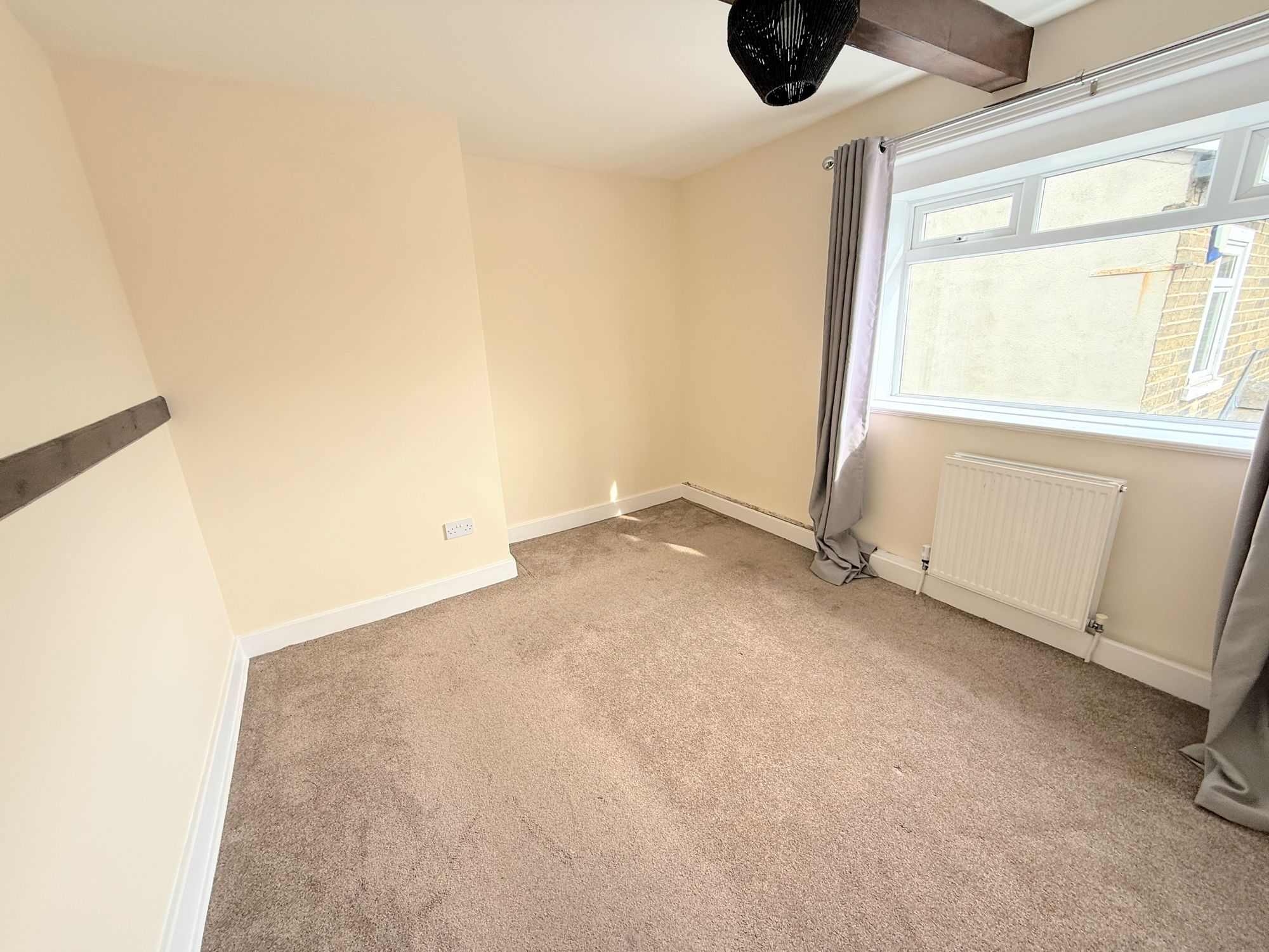 2 bed terraced house to rent in Withinfields, Halifax 3