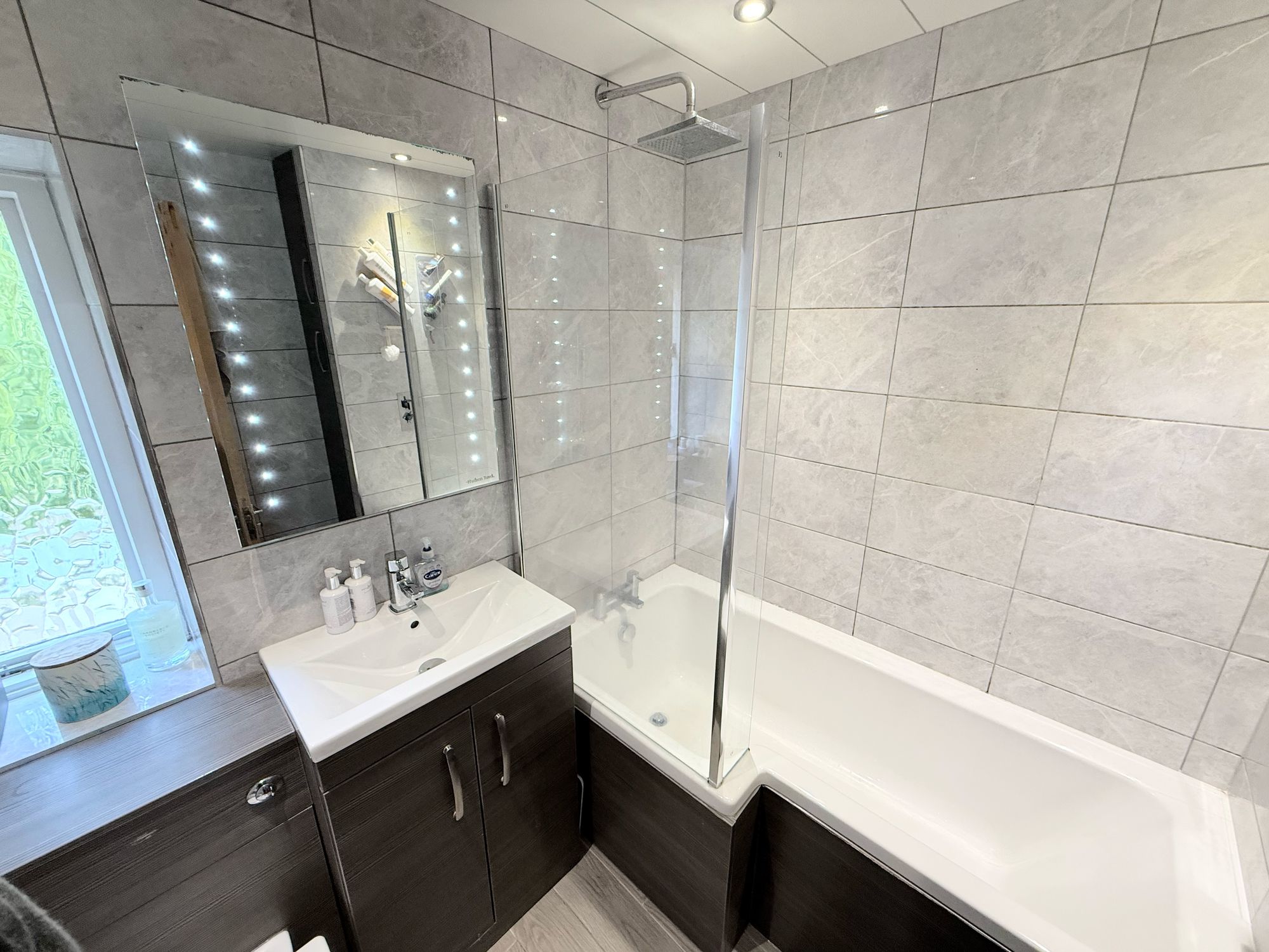 2 bed mid-terraced house for sale in Railway Terrace, Halifax 17