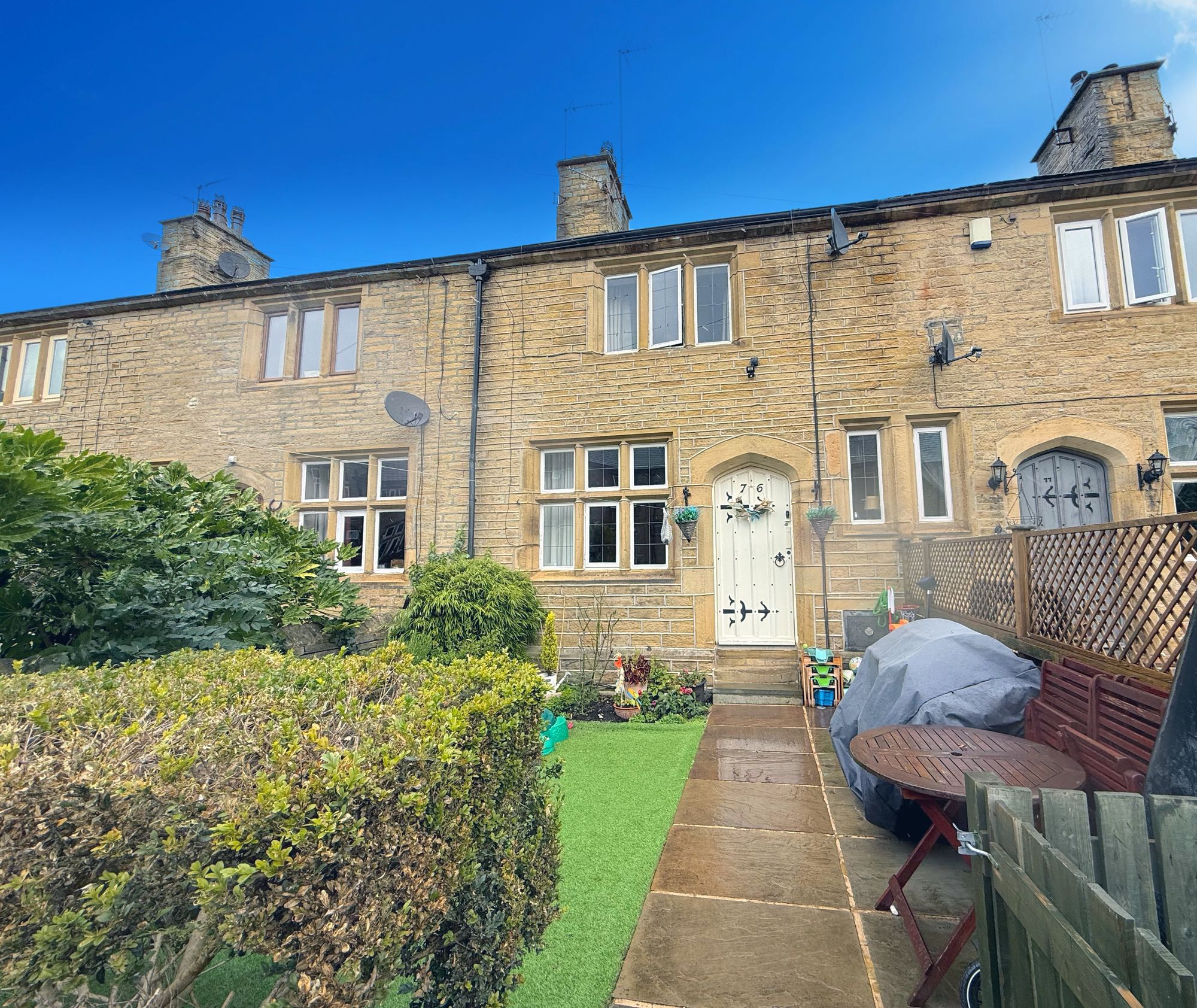 2 bed mid-terraced house for sale in Railway Terrace, Halifax 4