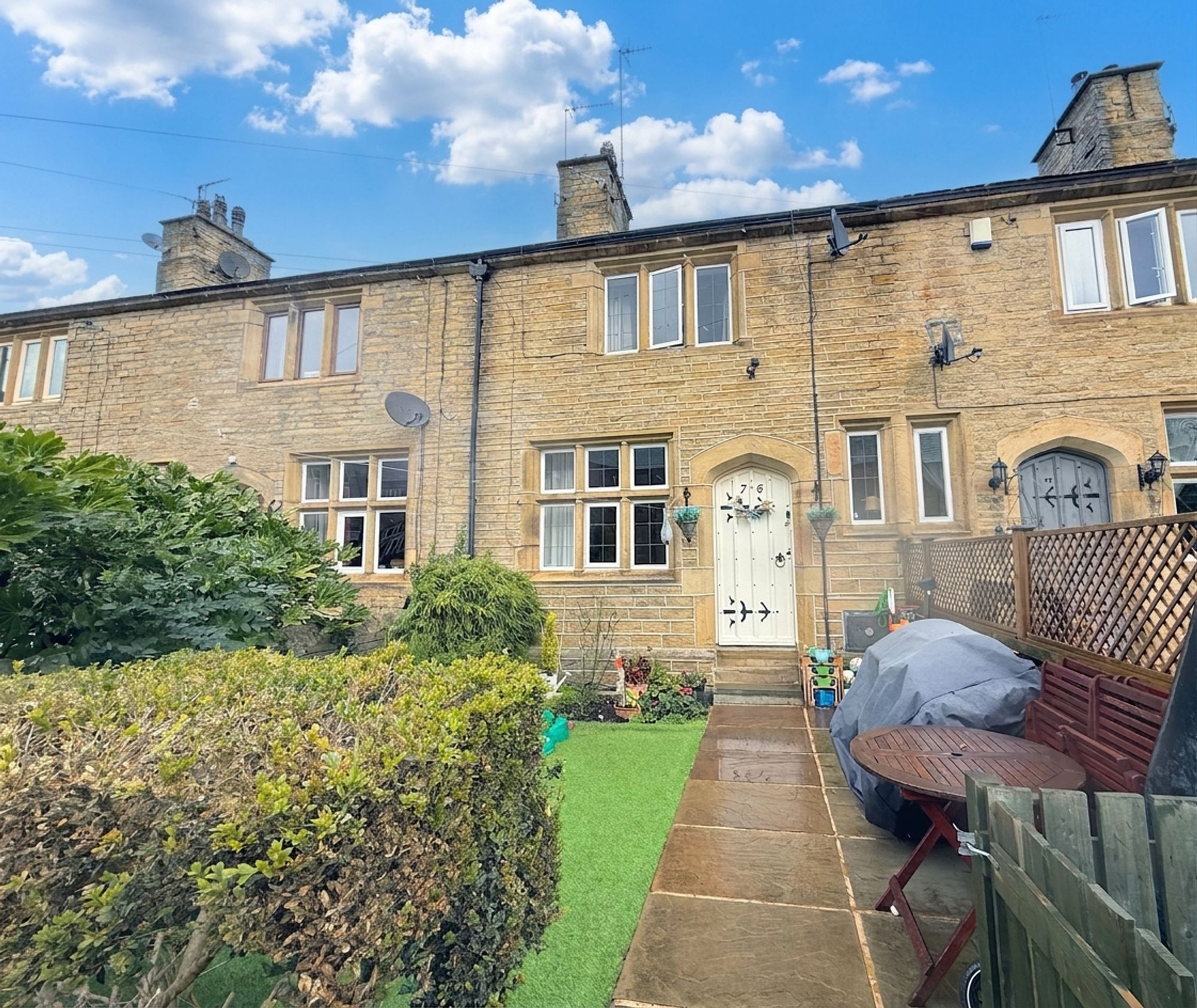2 bed mid-terraced house for sale in Railway Terrace, Halifax 4