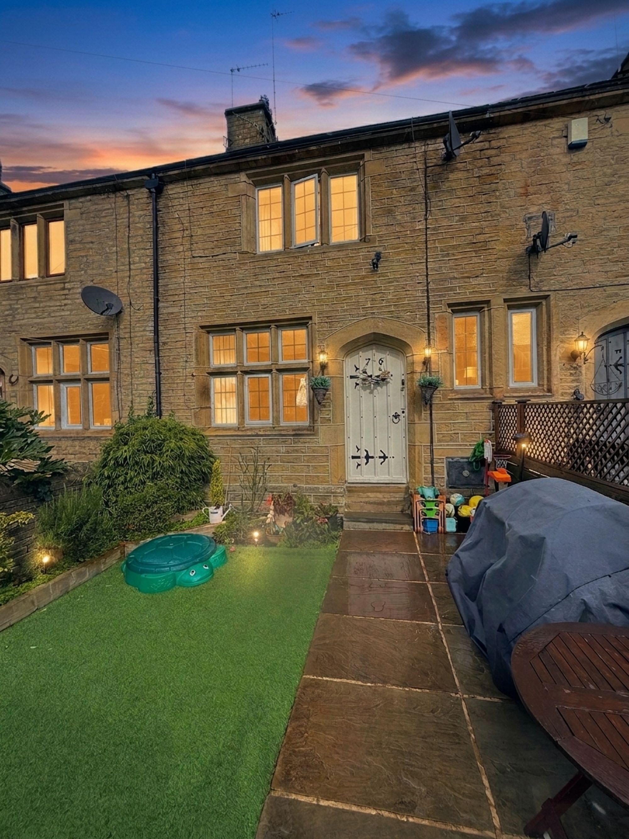 2 bed mid-terraced house for sale in Railway Terrace, Halifax, HX3 