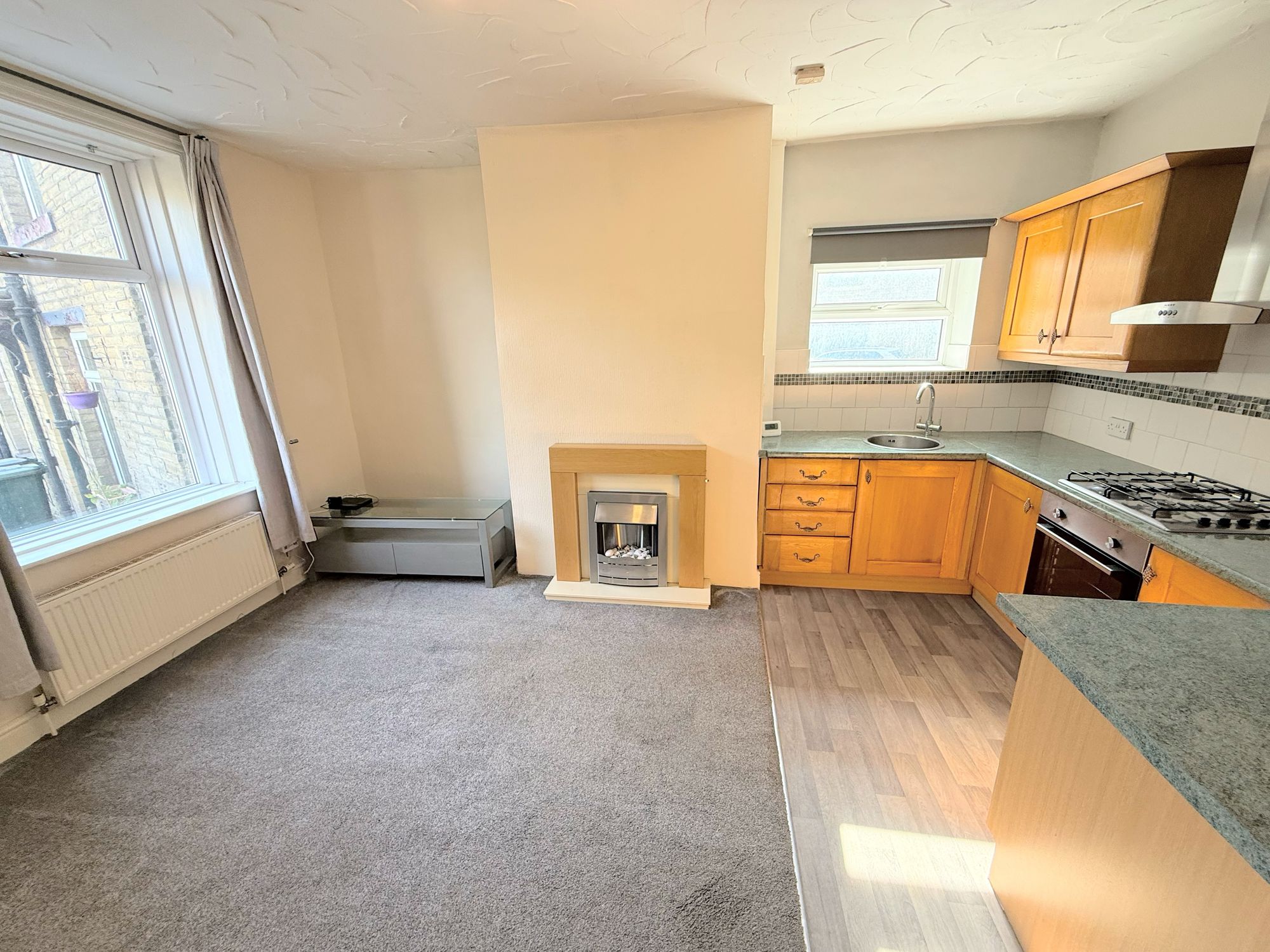 1 bed end of terrace house for sale in Moor Street, Bradford 5