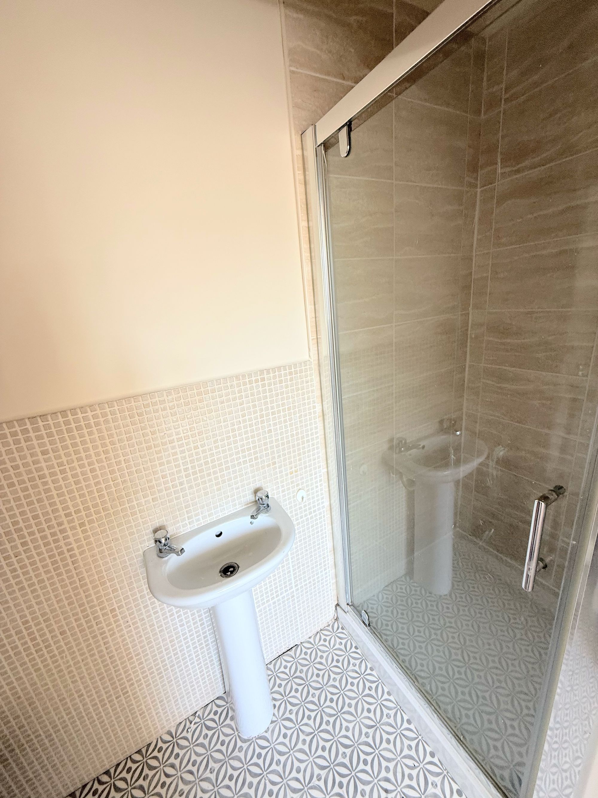4 bed to rent in Stanley Street, Brighouse 7