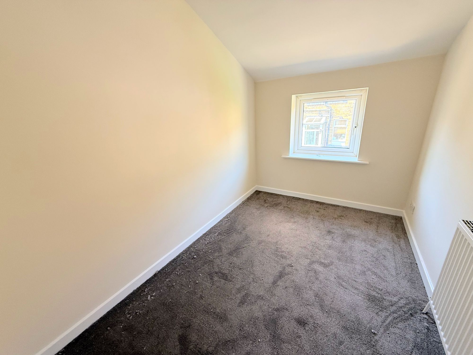 4 bed to rent in Stanley Street, Brighouse 10