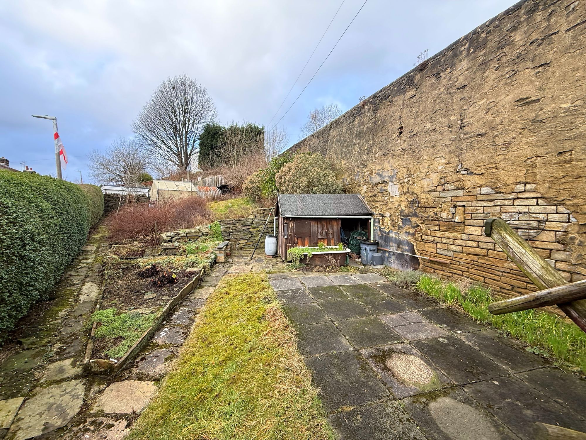 3 bed mid-terraced house for sale in Lower Range, Halifax 22
