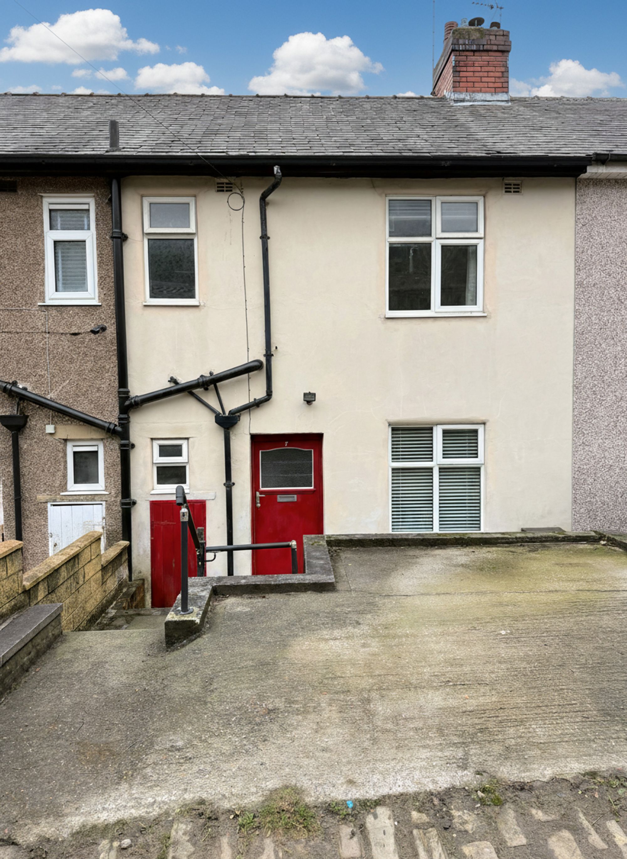 3 bed mid-terraced house for sale in Lower Range, Halifax 18
