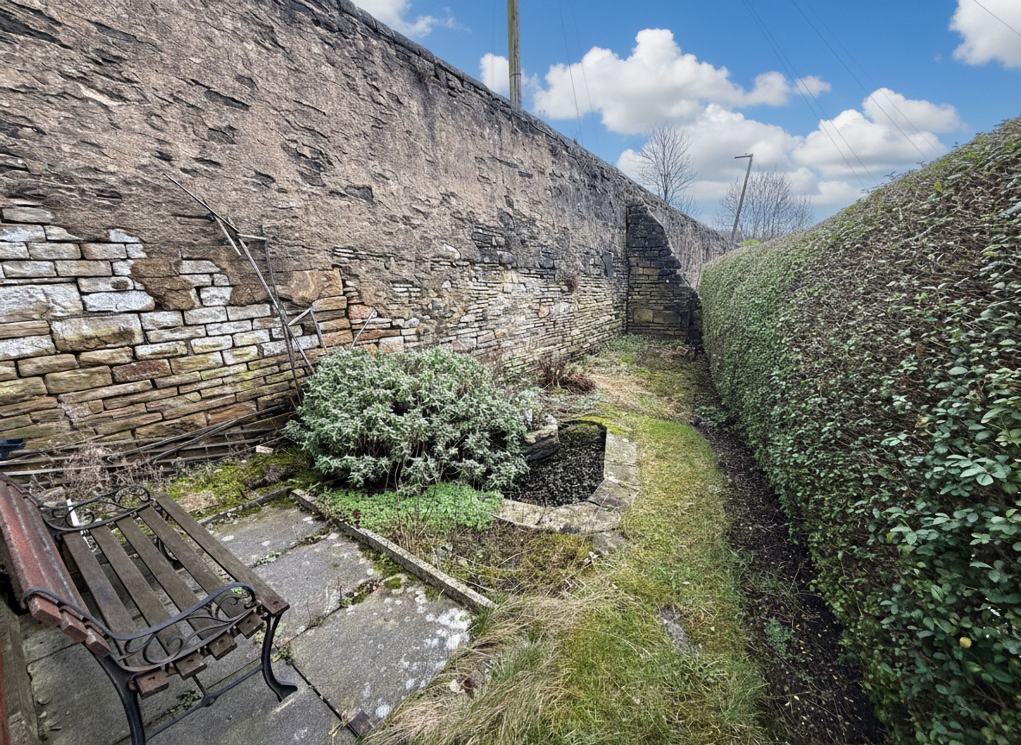 3 bed mid-terraced house for sale in Lower Range, Halifax 31
