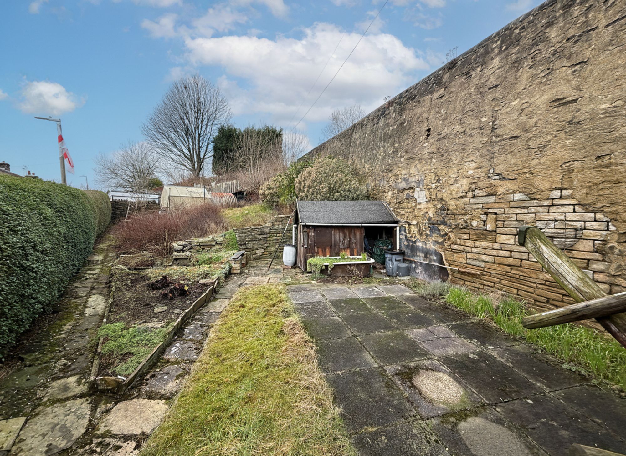 3 bed mid-terraced house for sale in Lower Range, Halifax 32