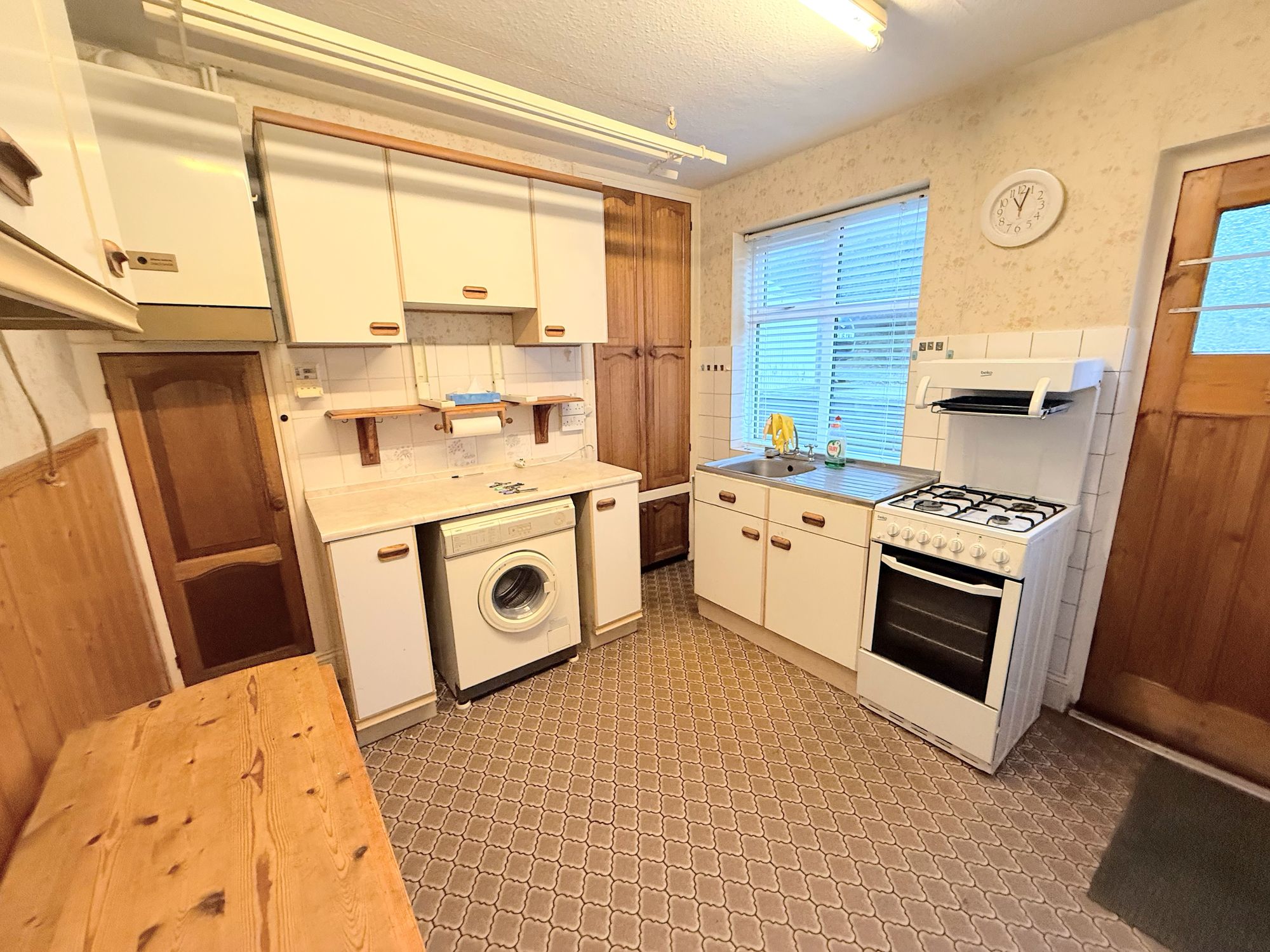 3 bed mid-terraced house for sale in Lower Range, Halifax 2