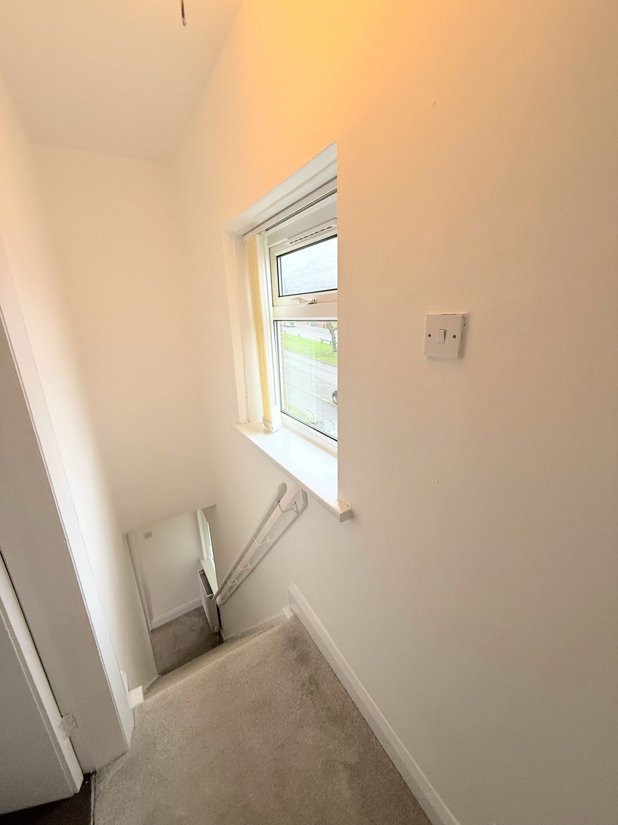2 bed mid-terraced house for sale in Ovenden Way, Halifax 9