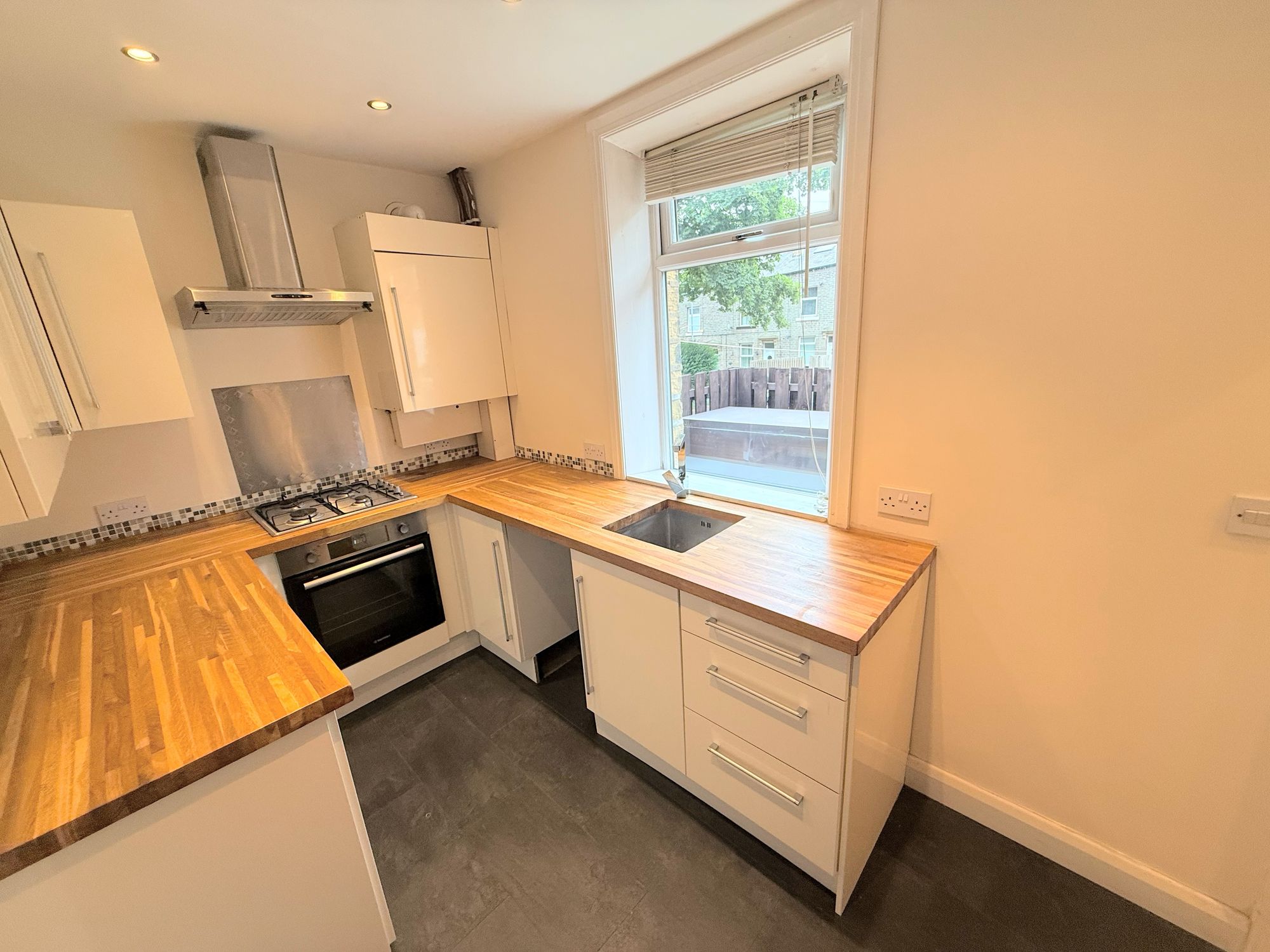 2 bed end of terrace house for sale in Derby Street, Sowerby Bridge  - Property Image 3