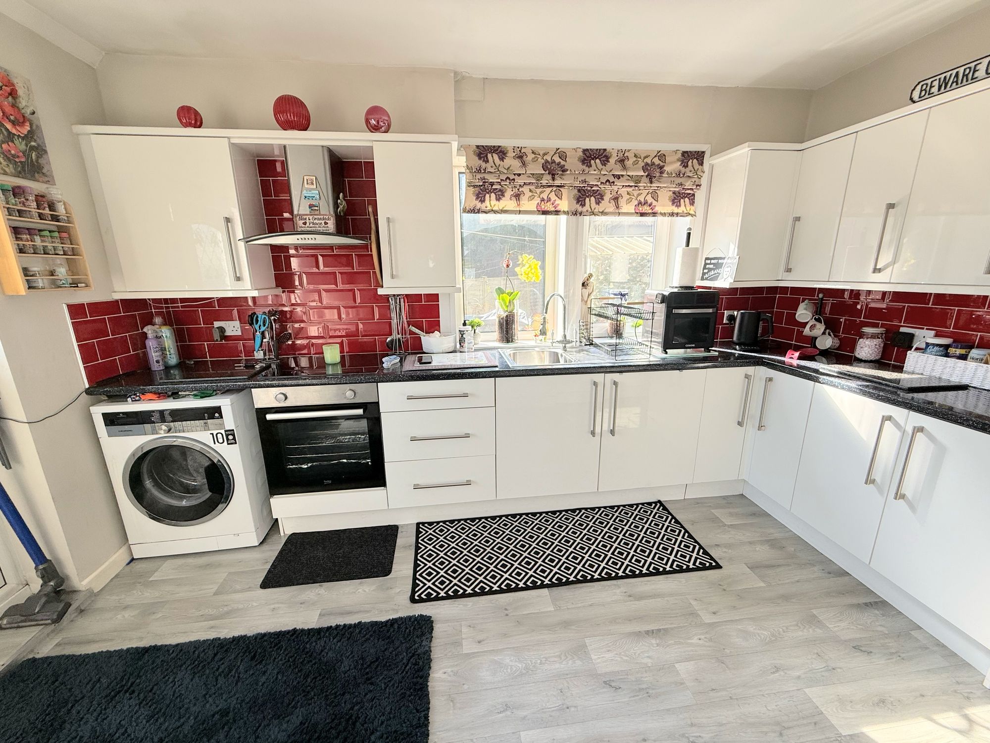 3 bed semi-detached house for sale in Myrtle Drive, Halifax  - Property Image 8