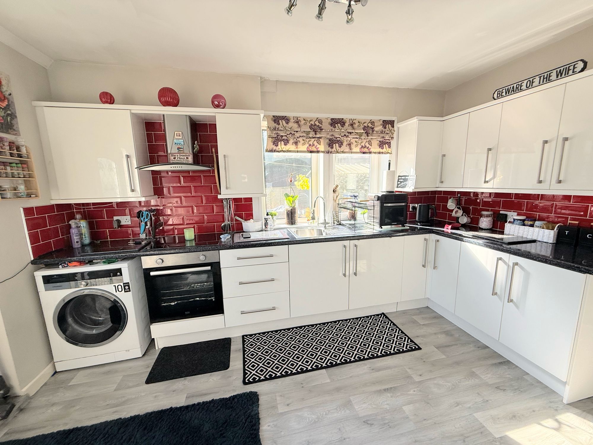 3 bed semi-detached house for sale in Myrtle Drive, Halifax  - Property Image 2