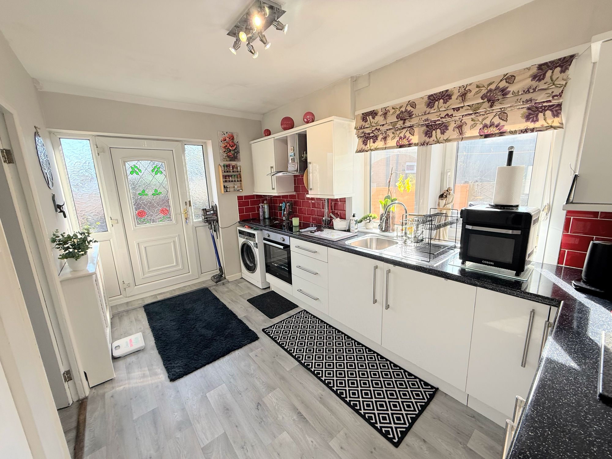 3 bed semi-detached house for sale in Myrtle Drive, Halifax 9