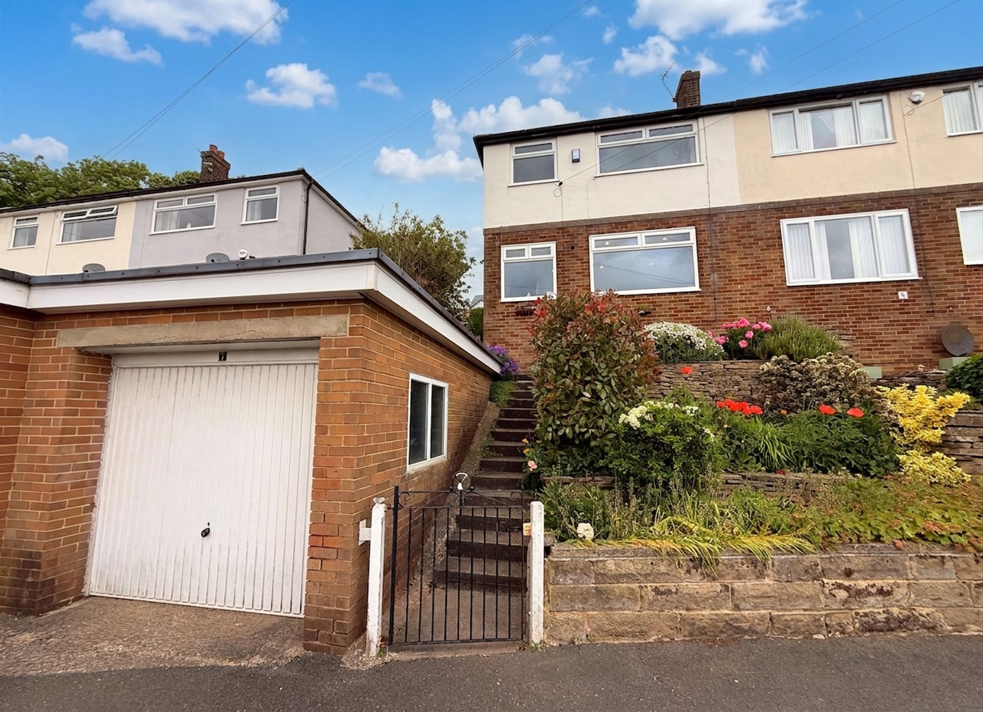 3 bed semi-detached house for sale in Hill View Gardens, Halifax, HX3