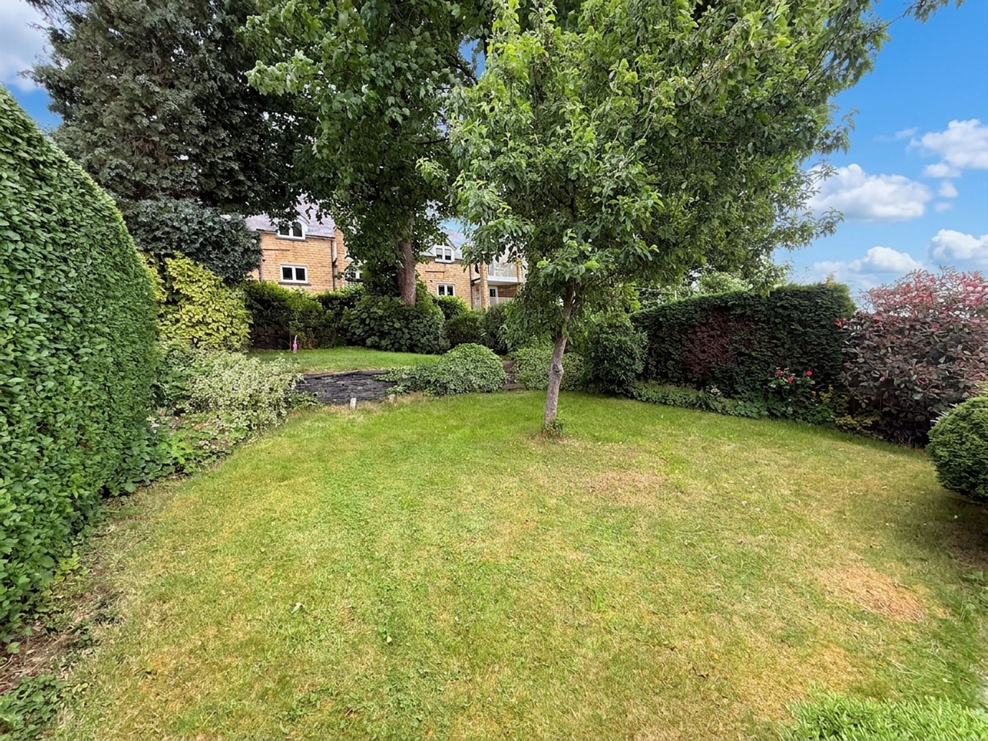 3 bed semi-detached house for sale in Hill View Gardens, Halifax  - Property Image 26