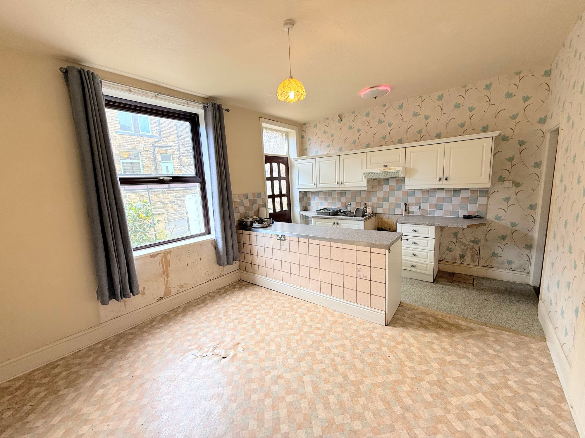 3 bed terraced house for sale in Woodside Grove, Halifax  - Property Image 9