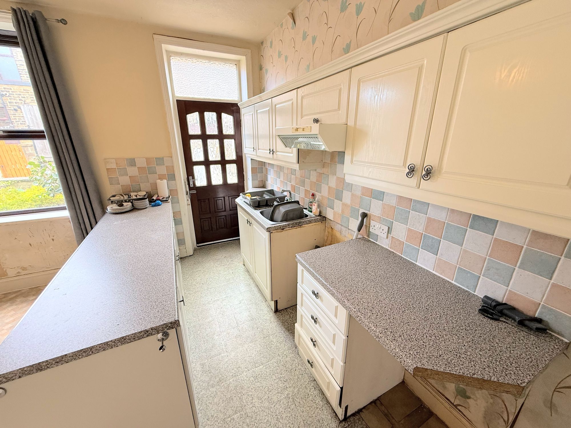 3 bed terraced house for sale in Woodside Grove, Halifax  - Property Image 12