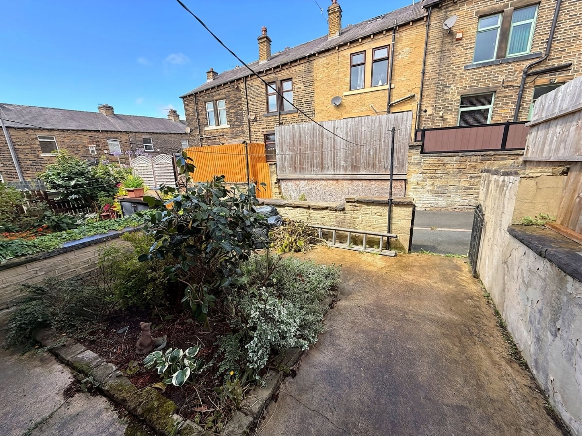 3 bed terraced house for sale in Woodside Grove, Halifax 18