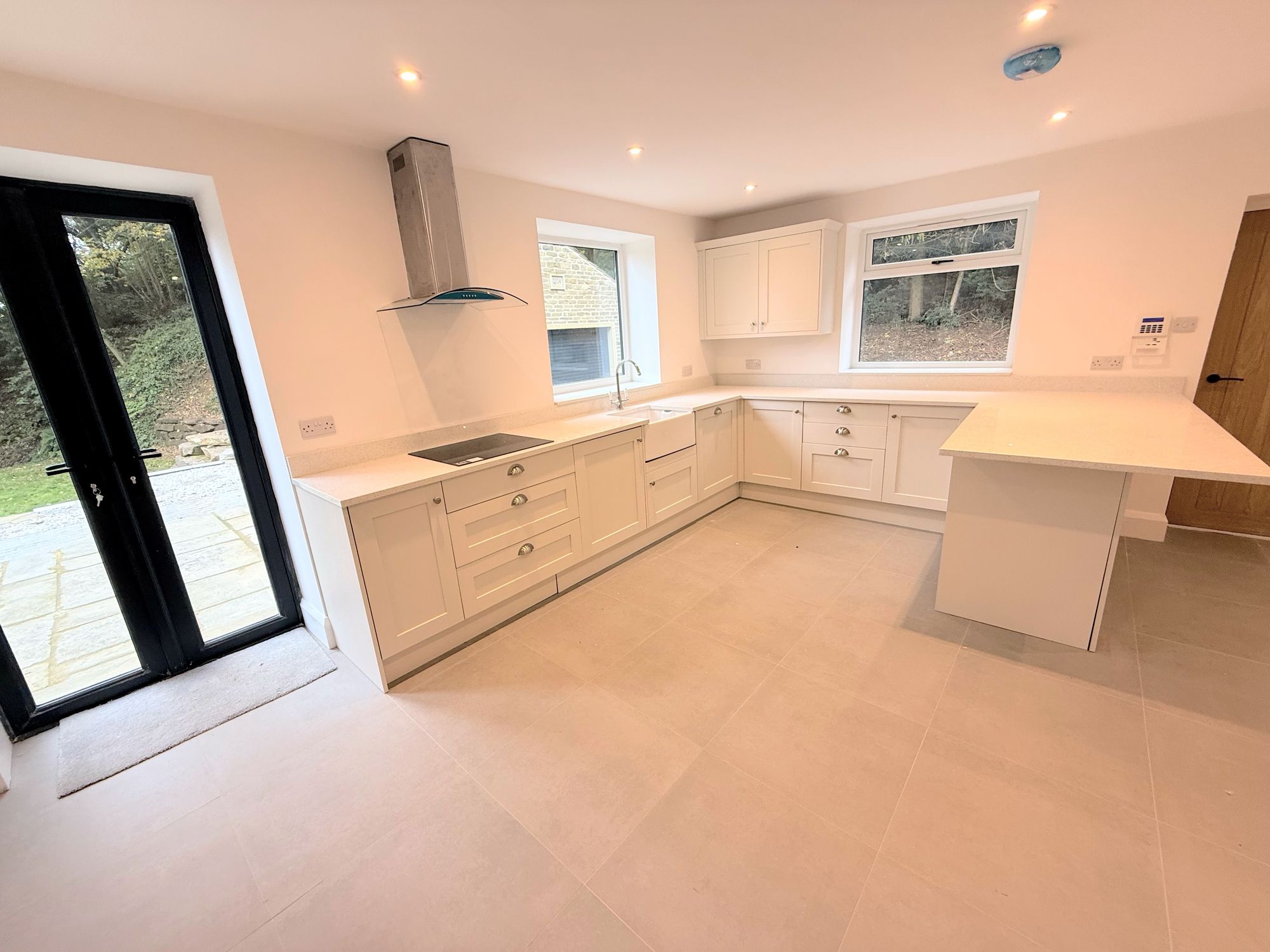 4 bed house for sale in Ovenden Wood, Halifax 1