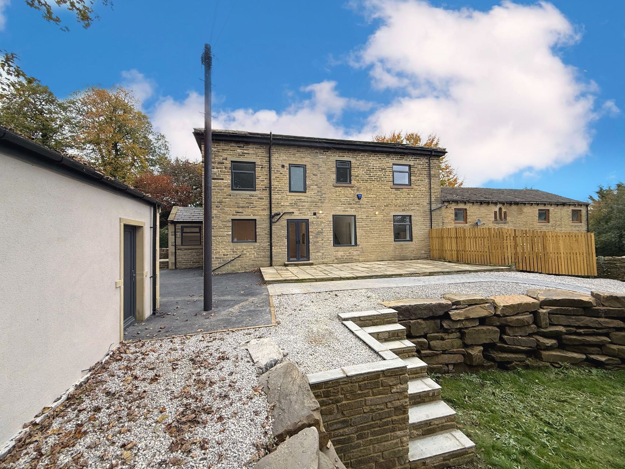 4 bed house for sale in Ovenden Wood, Halifax 5