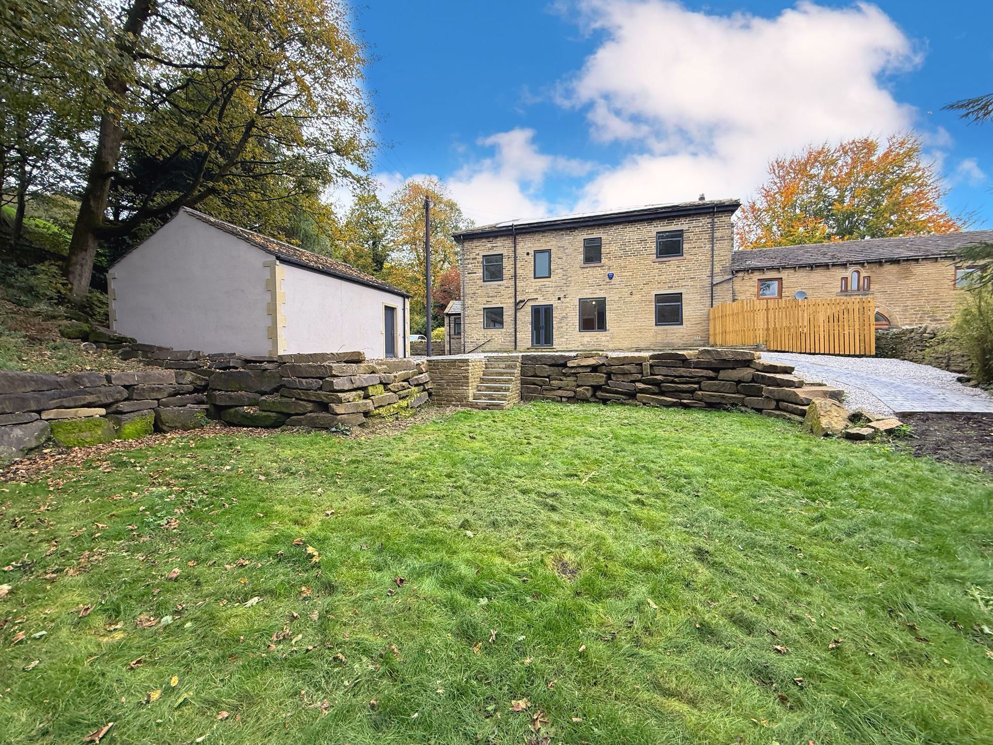 4 bed house for sale in Ovenden Wood, Halifax, HX2