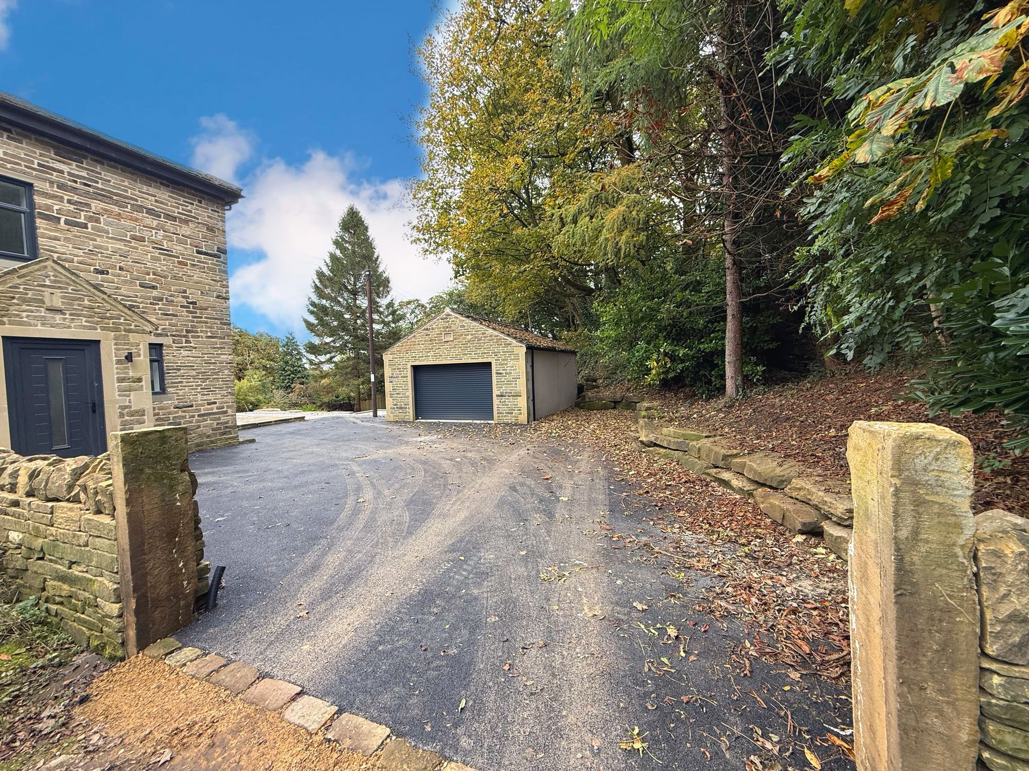 4 bed house for sale in Ovenden Wood, Halifax  - Property Image 32