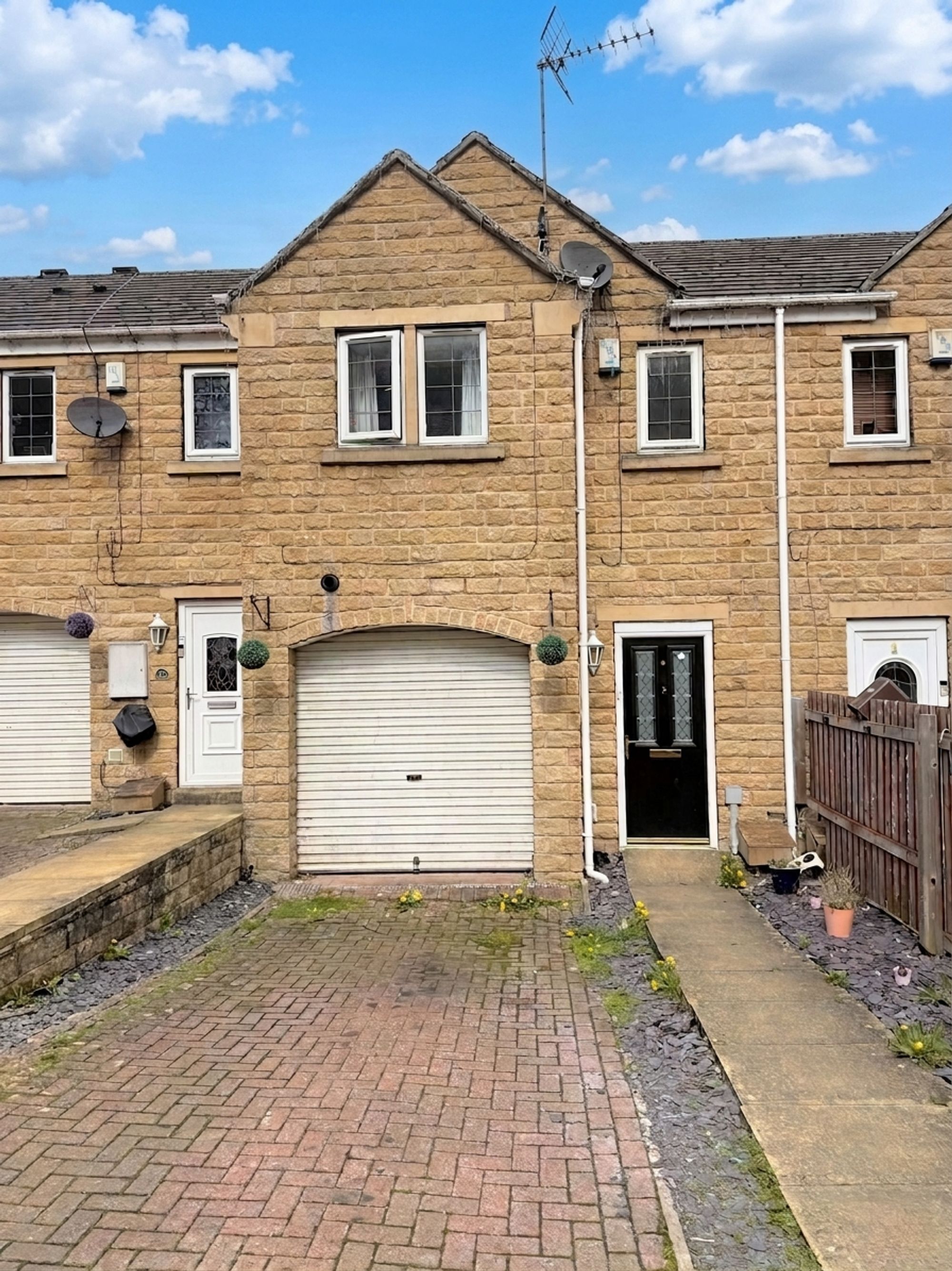 4 bed terraced town house for sale in Princeton Close, Halifax 4