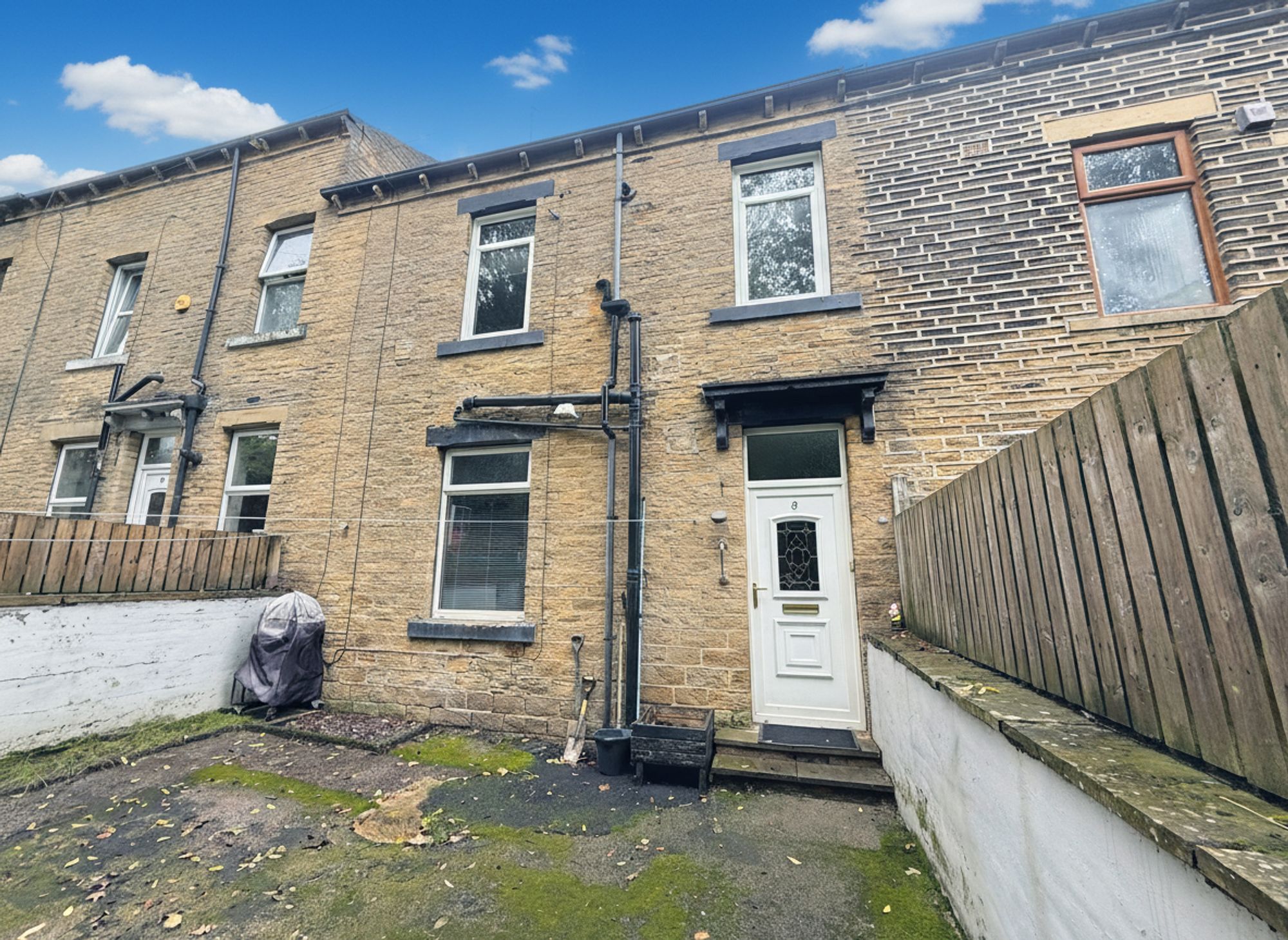 2 bed mid-terraced house for sale in Crossley Terrace South, Halifax - Property Image 1