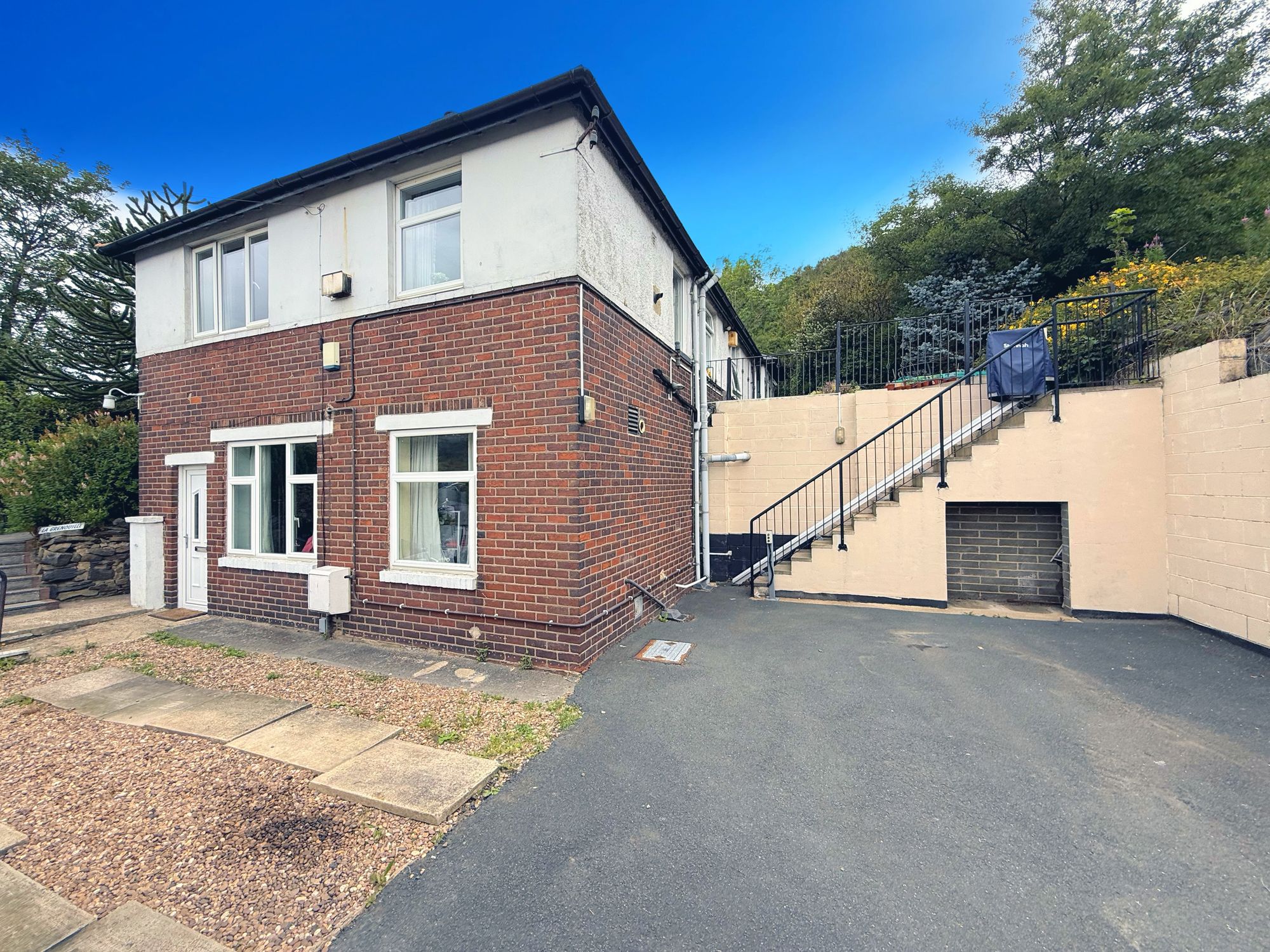 4 bed detached house for sale in Lane Ends, Halifax  - Property Image 1