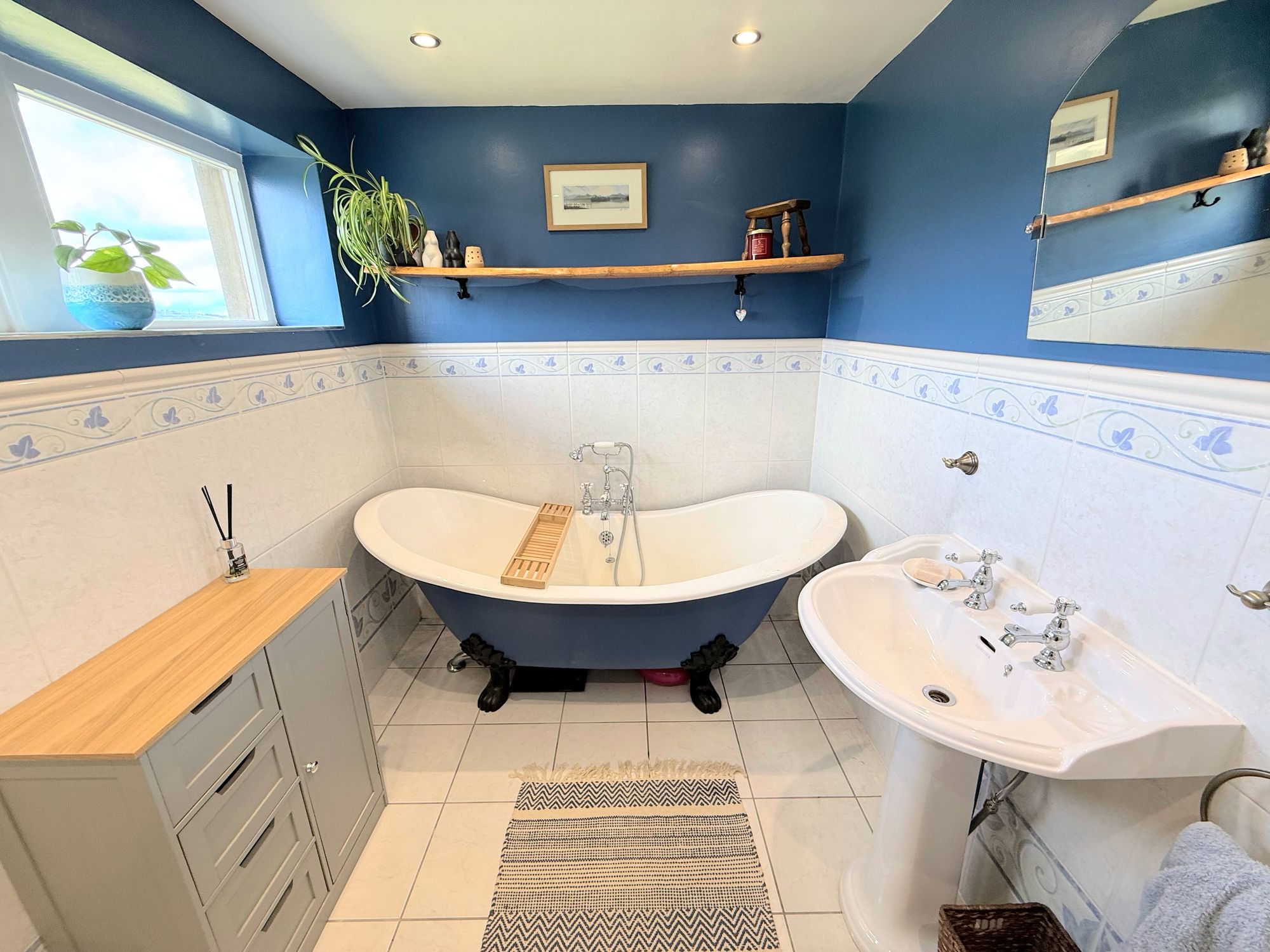 4 bed semi-detached house to rent in Balkram Edge Road, Halifax  - Property Image 24