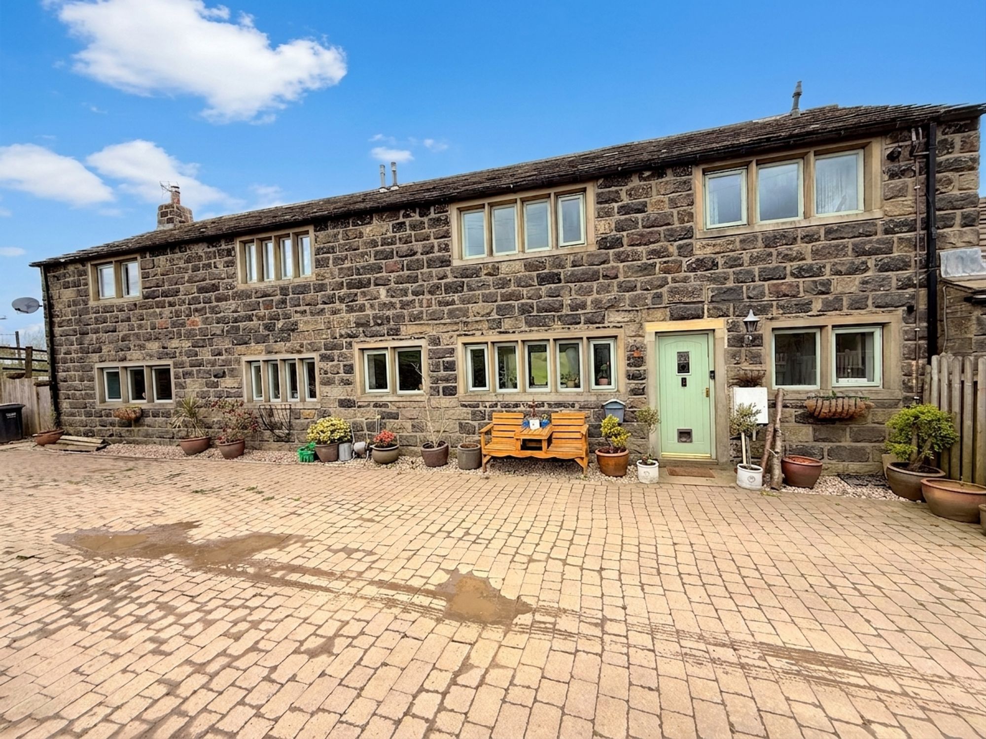 4 bed semi-detached house to rent in Balkram Edge Road, Halifax 4