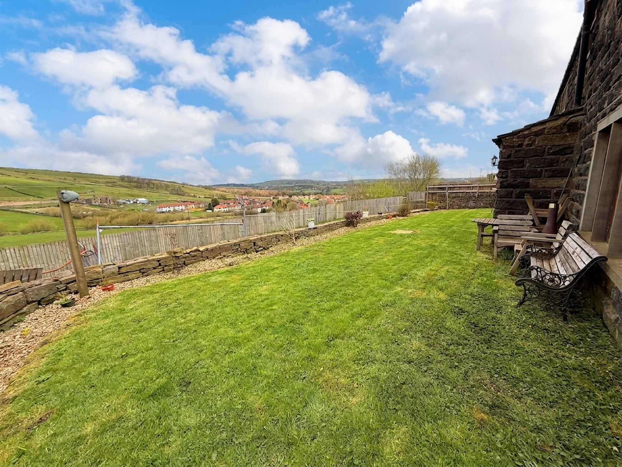 4 bed semi-detached house to rent in Balkram Edge Road, Halifax 28