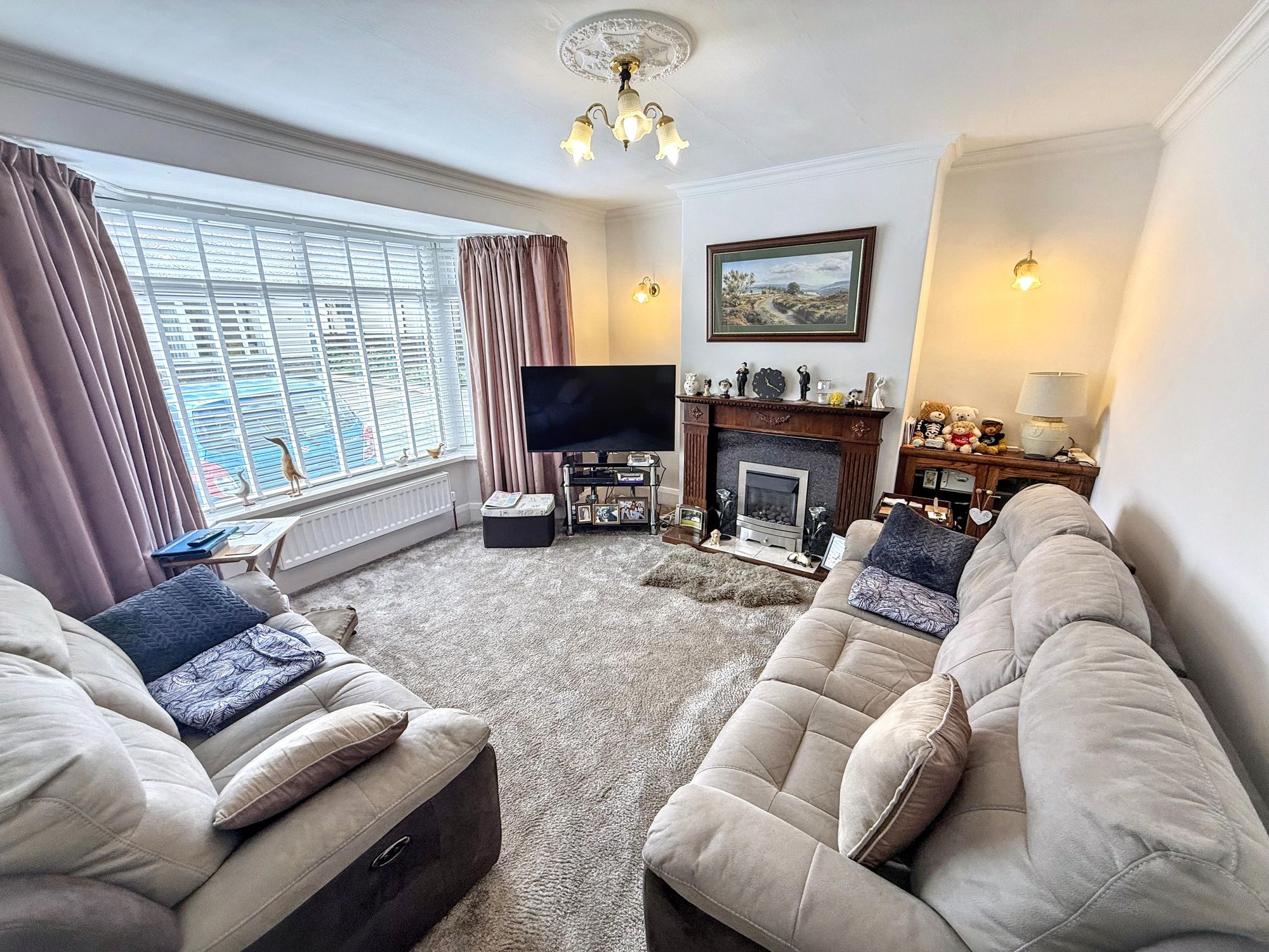 2 bed semi-detached house for sale in Lee Mount Gardens, Halifax  - Property Image 2