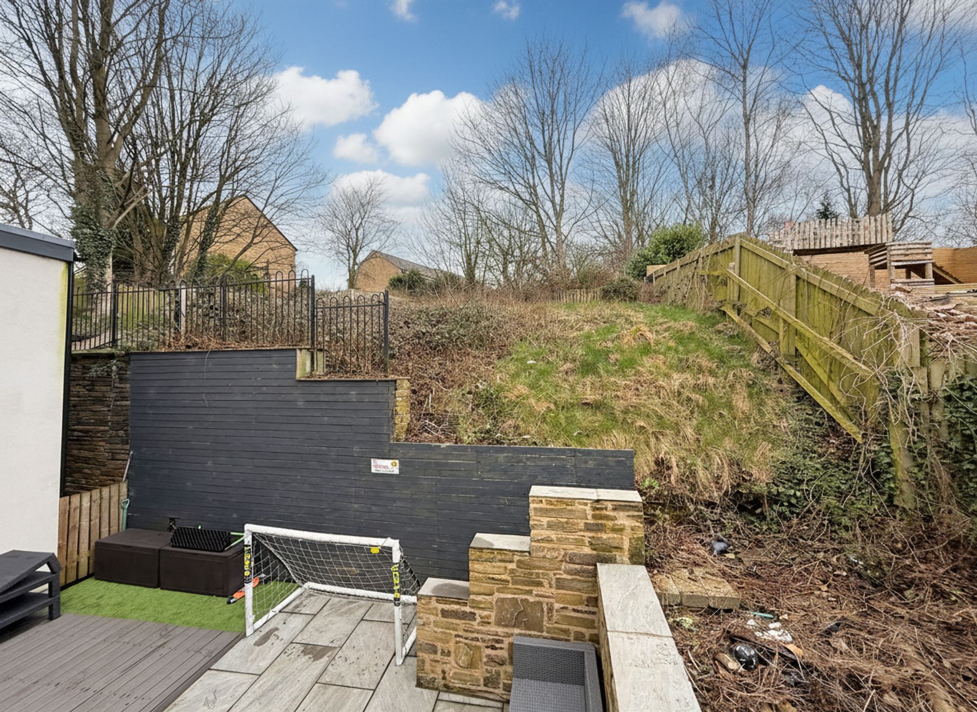 3 bed semi-detached house for sale in Cain Lane, Halifax  - Property Image 38