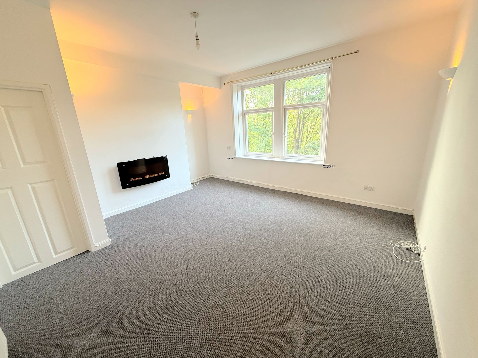 3 bed mid-terraced house for sale in Whitegate Road, Halifax 1