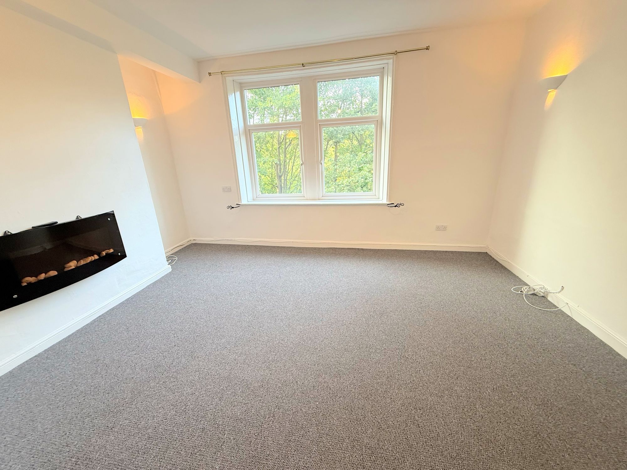 3 bed mid-terraced house for sale in Whitegate Road, Halifax 8
