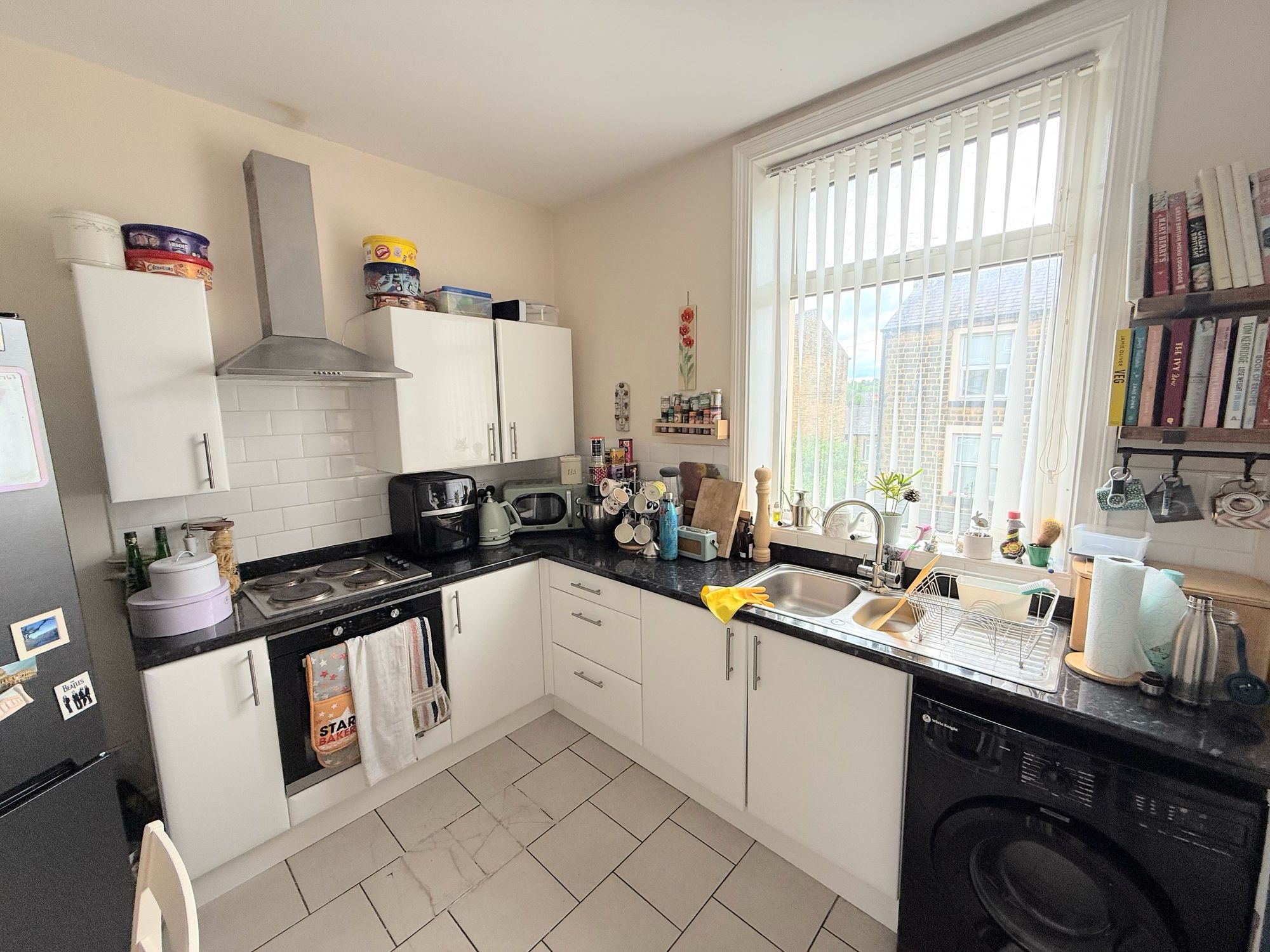 2 bed terraced house for sale in New Lane, Halifax  - Property Image 3