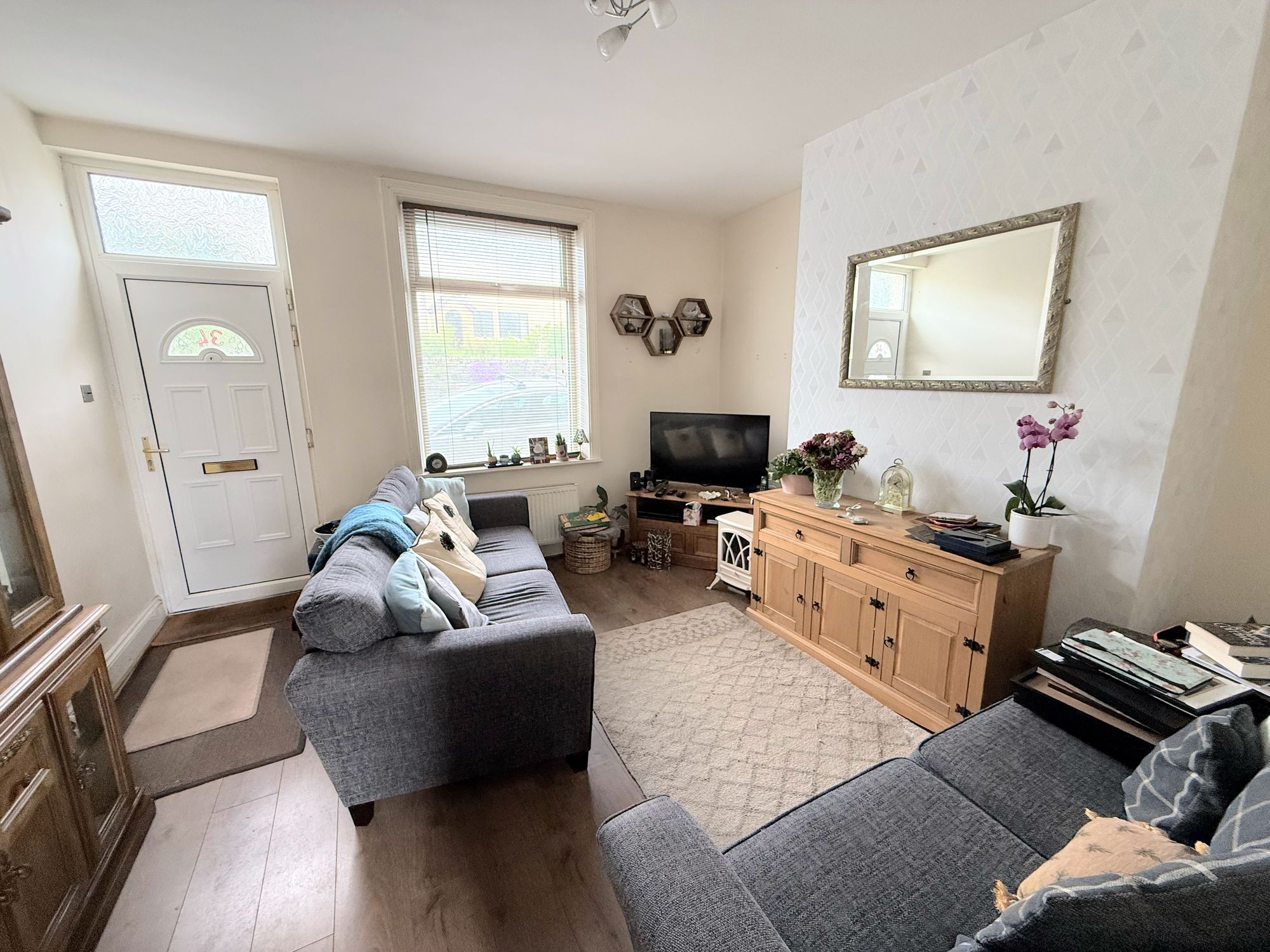 2 bed terraced house for sale in New Lane, Halifax  - Property Image 2