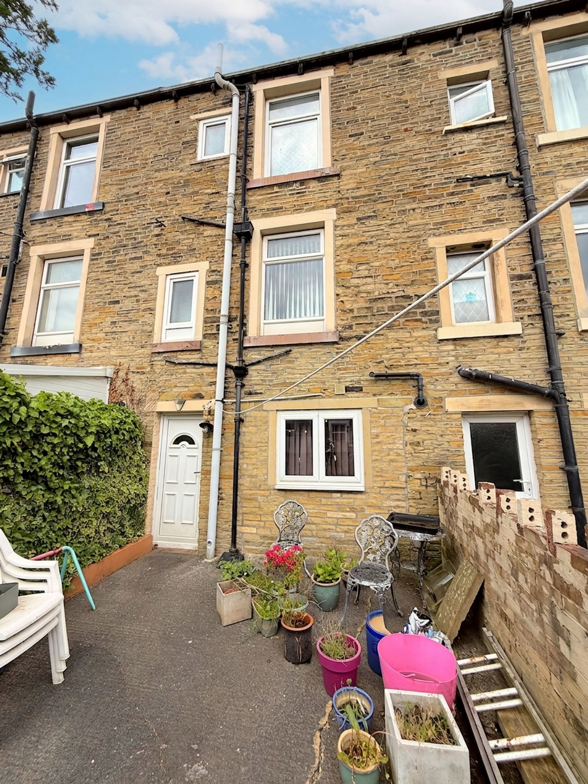 2 bed terraced house for sale in New Lane, Halifax 4