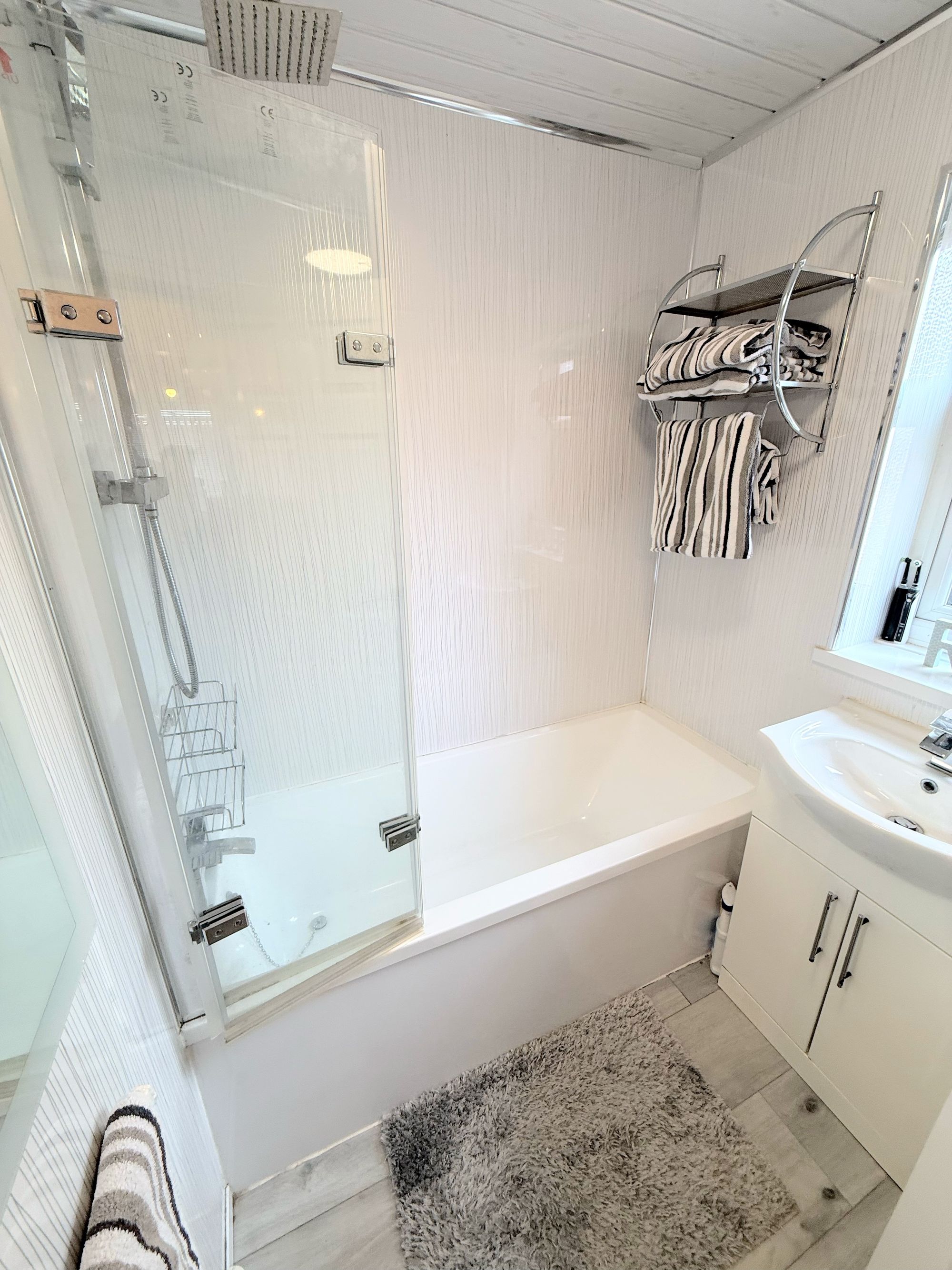 2 bed semi-detached bungalow for sale in Meadow Lane, Halifax 11