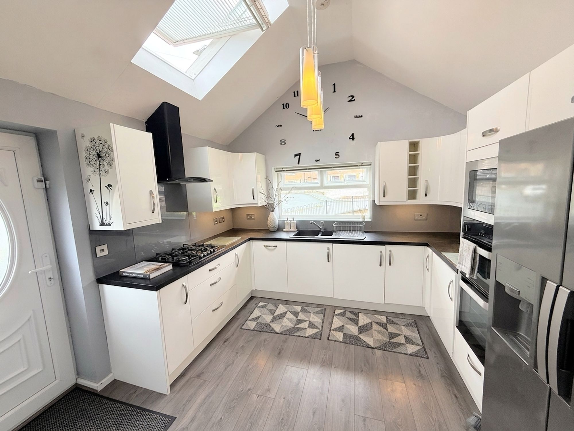 2 bed semi-detached bungalow for sale in Meadow Lane, Halifax 9