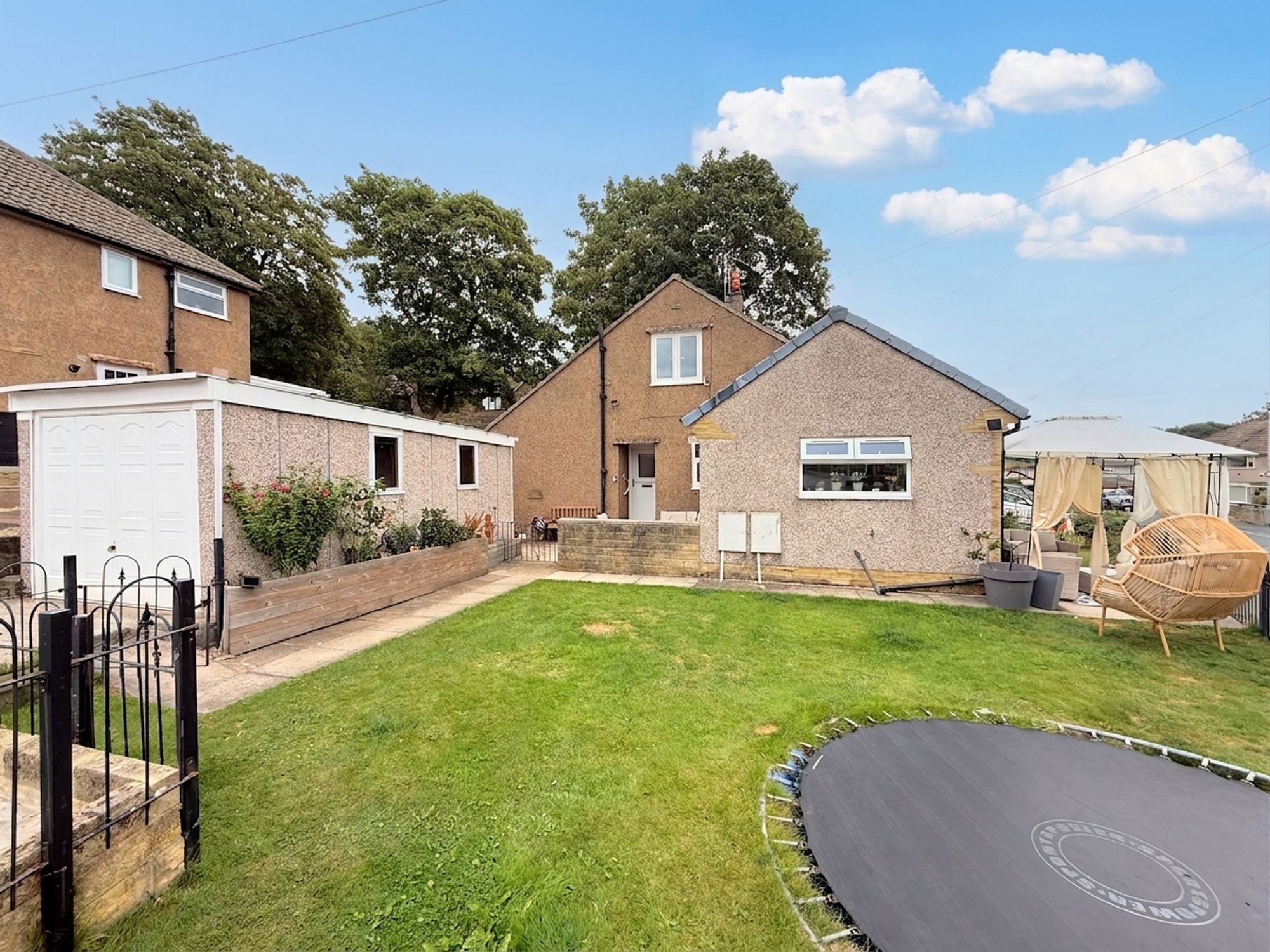 2 bed semi-detached bungalow for sale in Meadow Lane, Halifax 17
