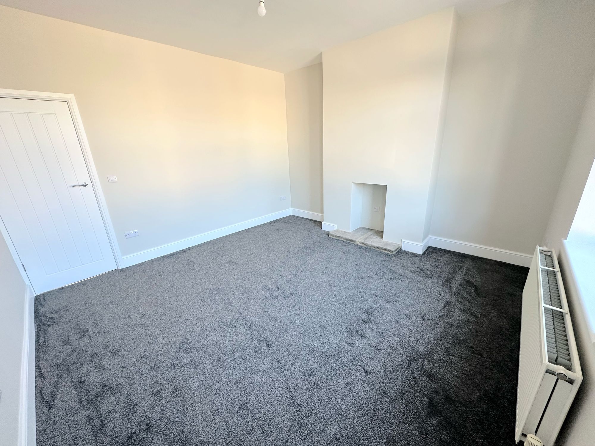 4 bed mid-terraced house to rent in Boston Street, Sowerby Bridge 2