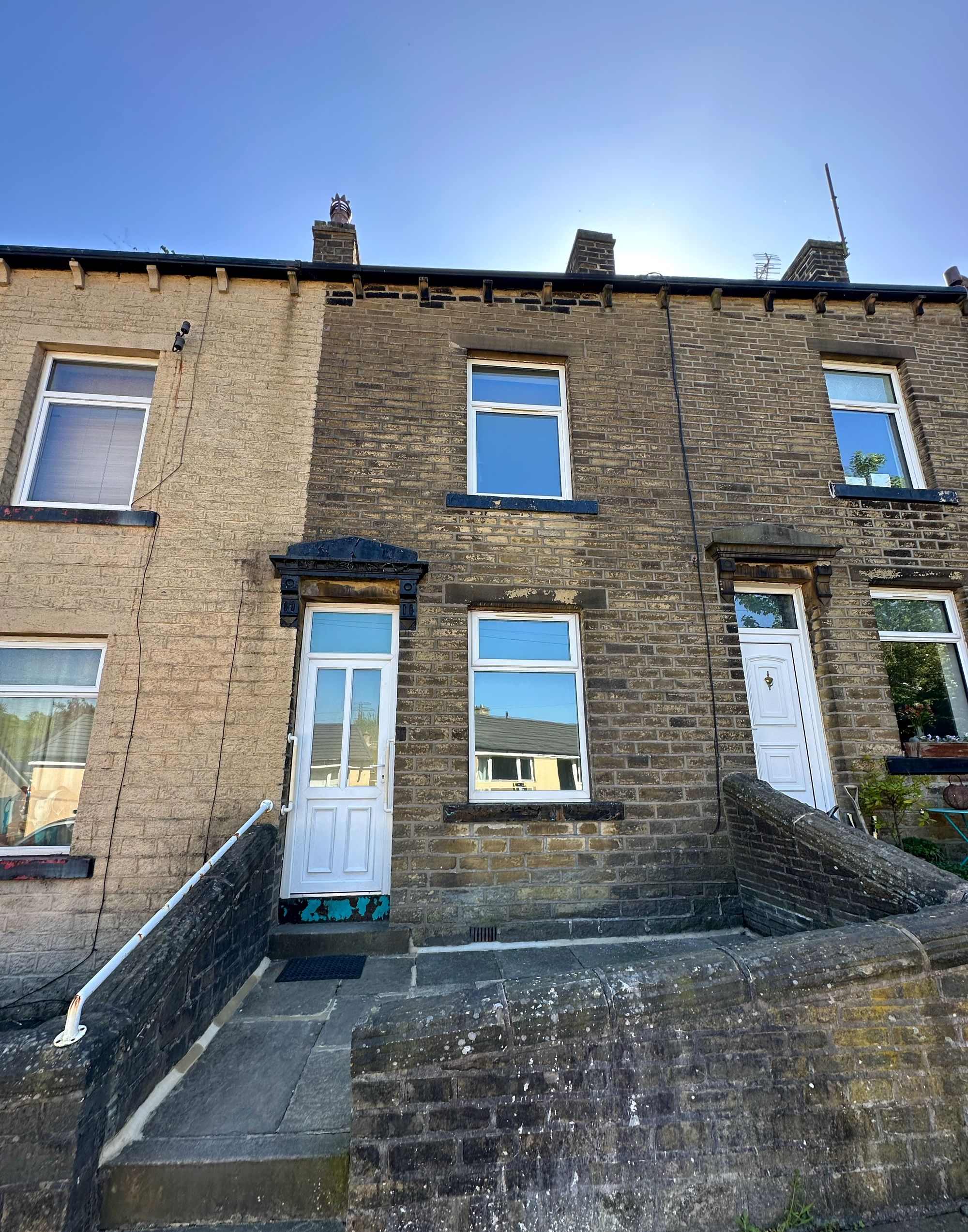 4 bed mid-terraced house to rent in Boston Street, Sowerby Bridge - Property Image 1