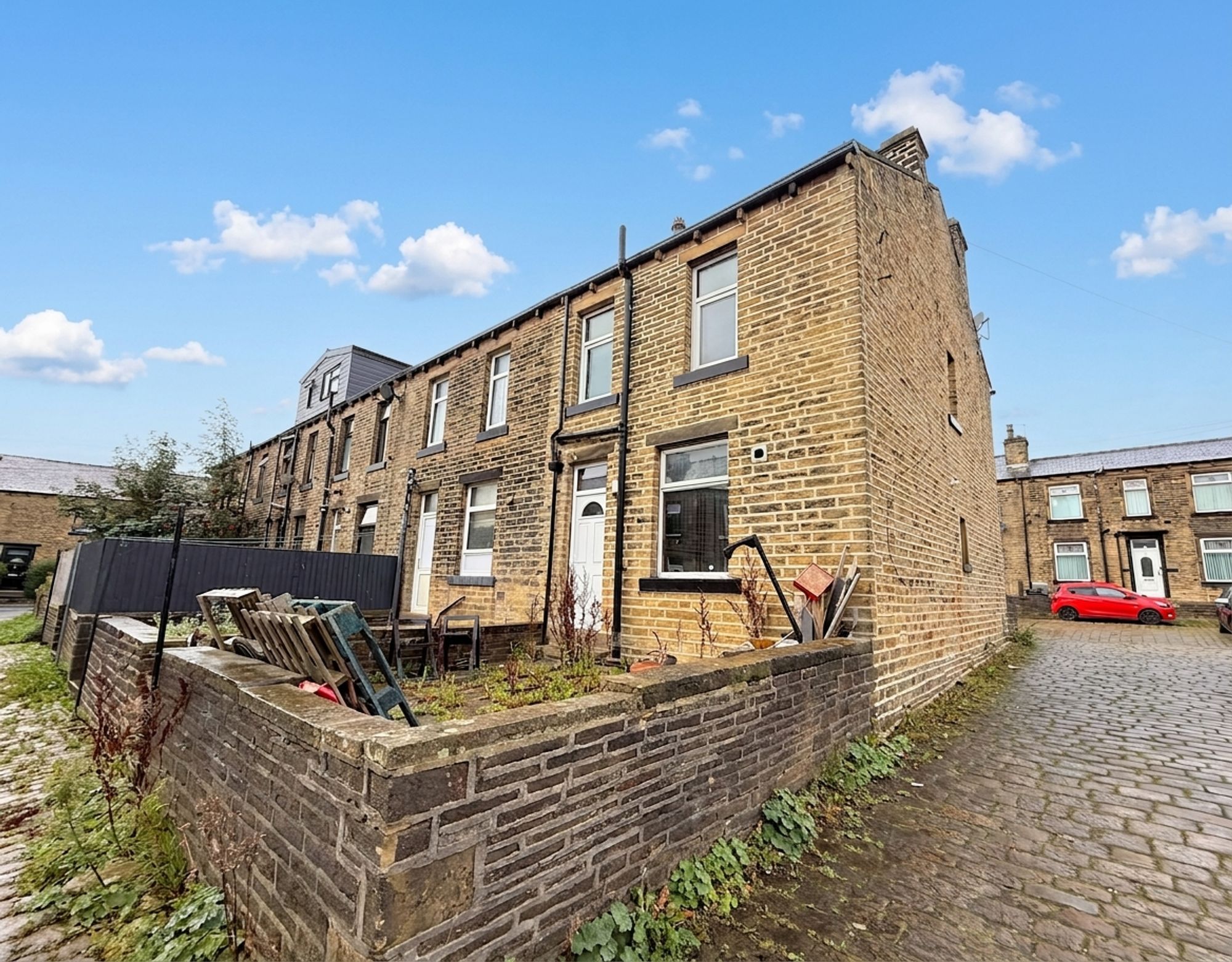3 bed end of terrace house for sale in Newstead Heath, Halifax 3
